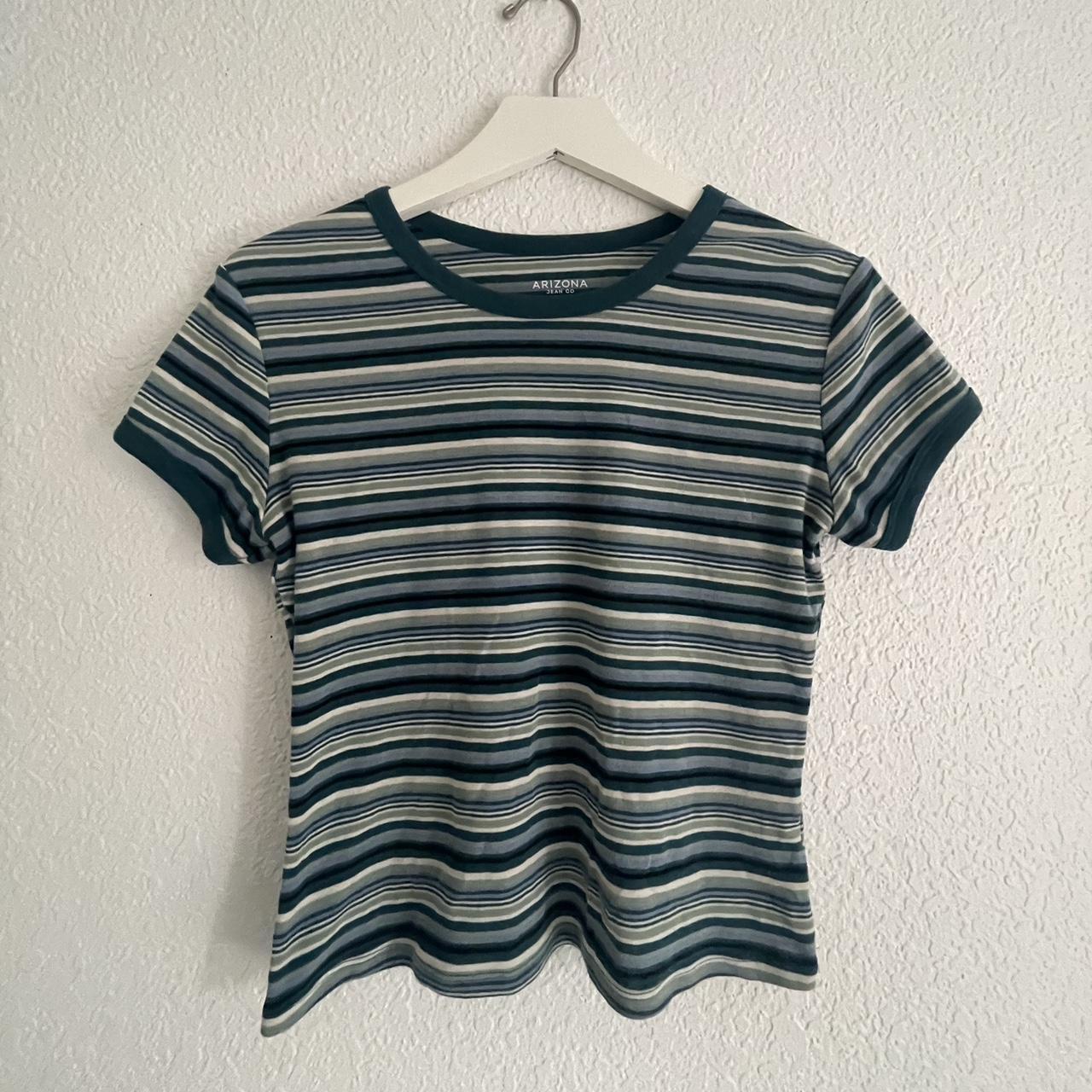 ringer tee 🪩🛹🛼🤸♀️ cute vintage look to it, brand is... - Depop