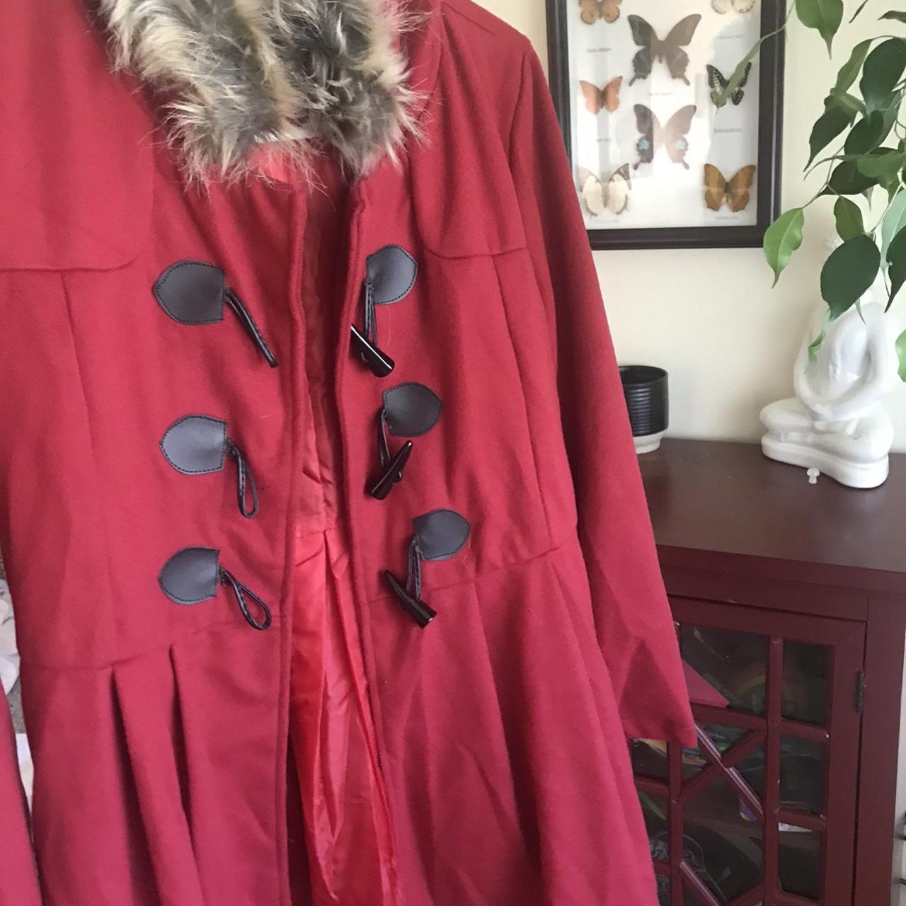 This coat reminds me of the one from hocus pocus... Depop