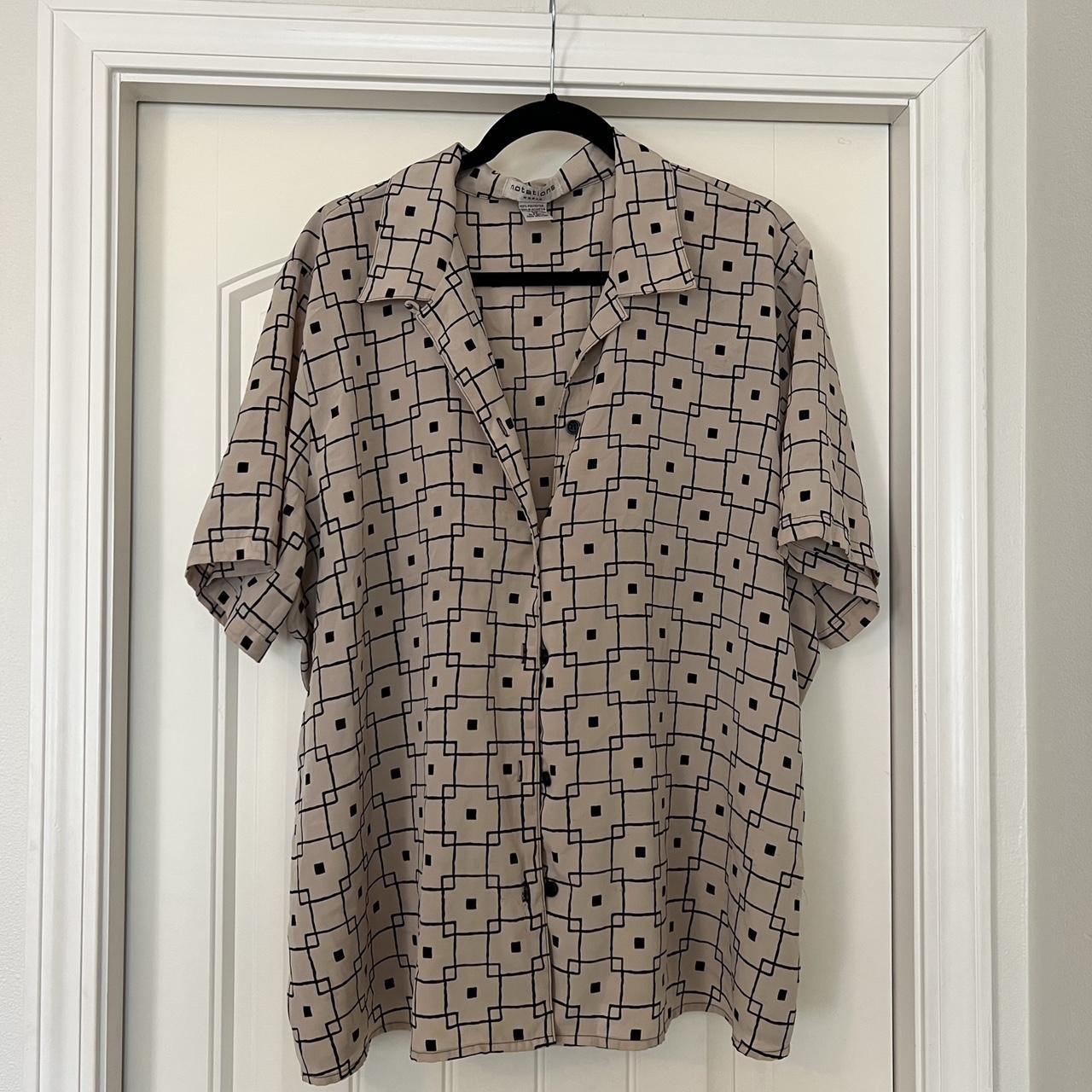 Vintage patterned button blouse Labeled 3X but fits... - Depop
