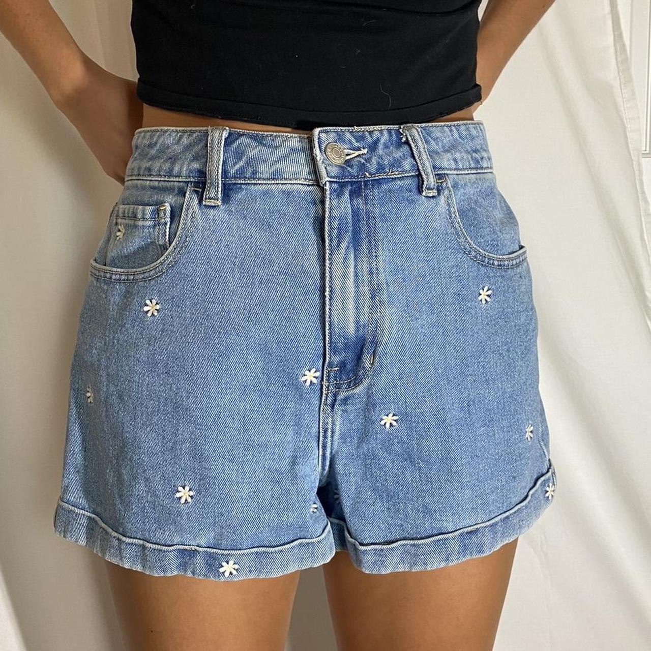 Pacsun Daisy Denim Jean Shorts Embroidered Size 29 - Depop