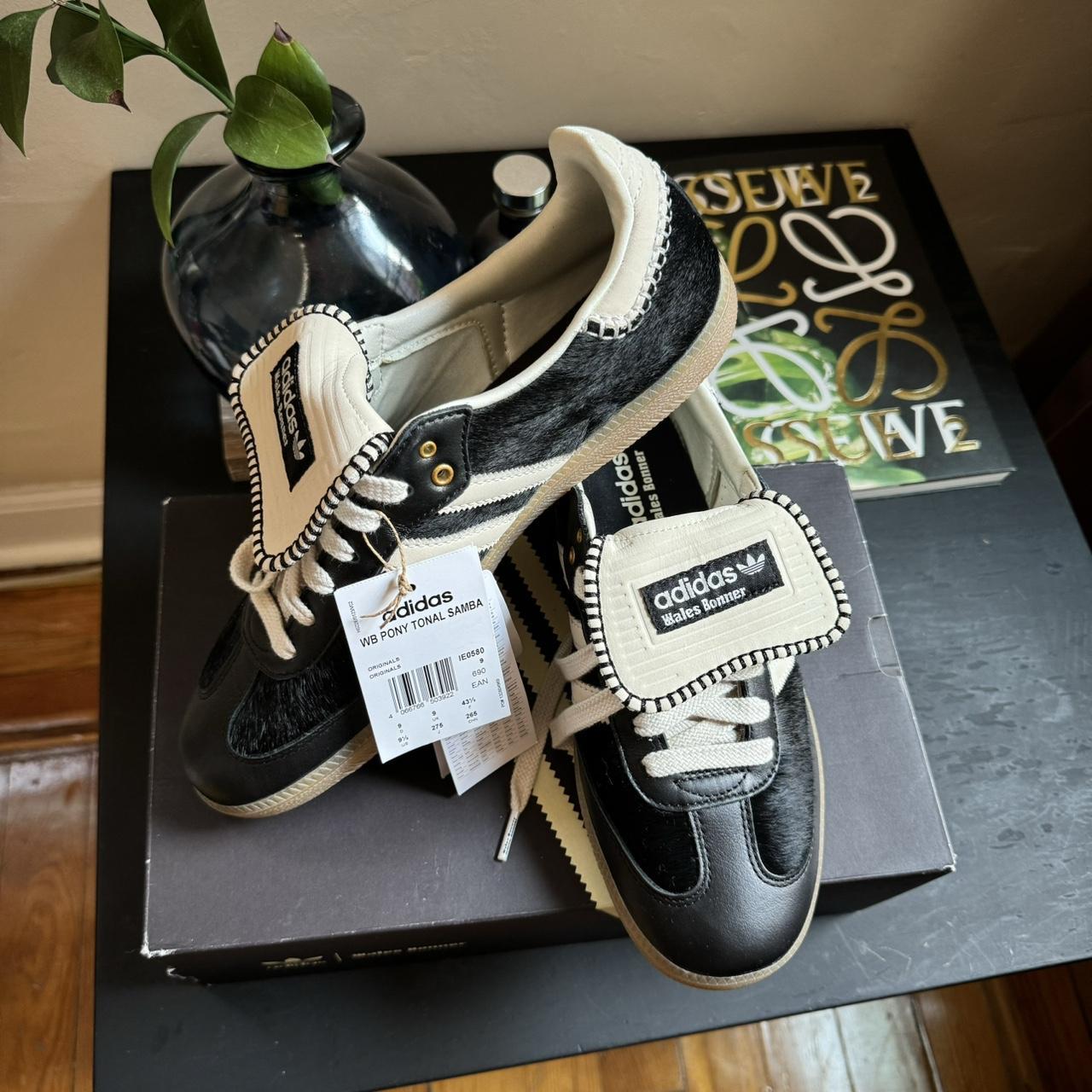 ANNDEMEULEMEESTER
 アンドゥムルメステール 希少ストール Ann Demeulemeester Nono low-top Sneakers | White | FARFETCH