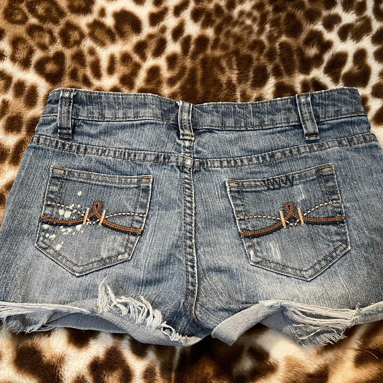 item listed by intrestsworld