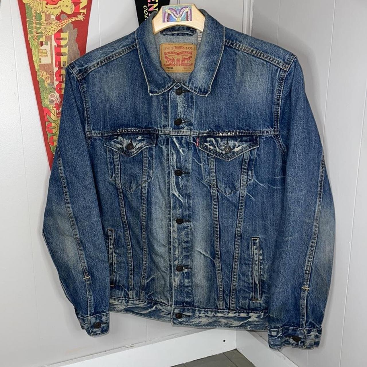 Levi’s Denim Trucker Jacket Measurements: Fits... - Depop