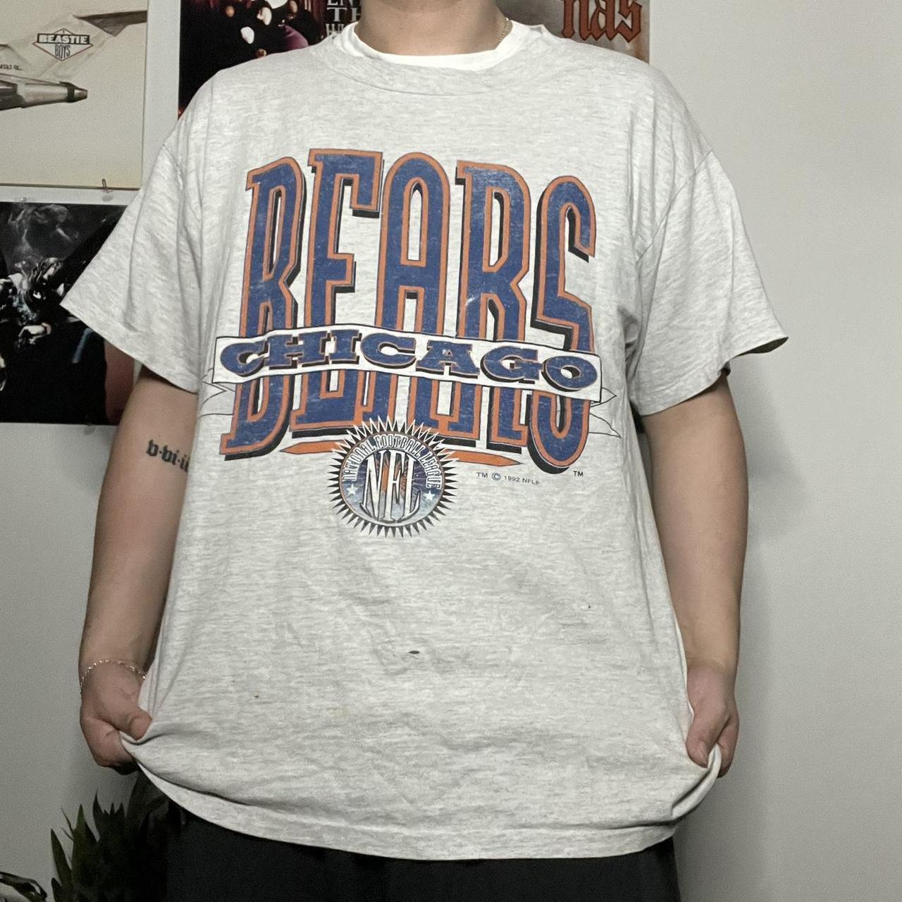 Vintage Chicago Bears tee (Has stains on the - Depop