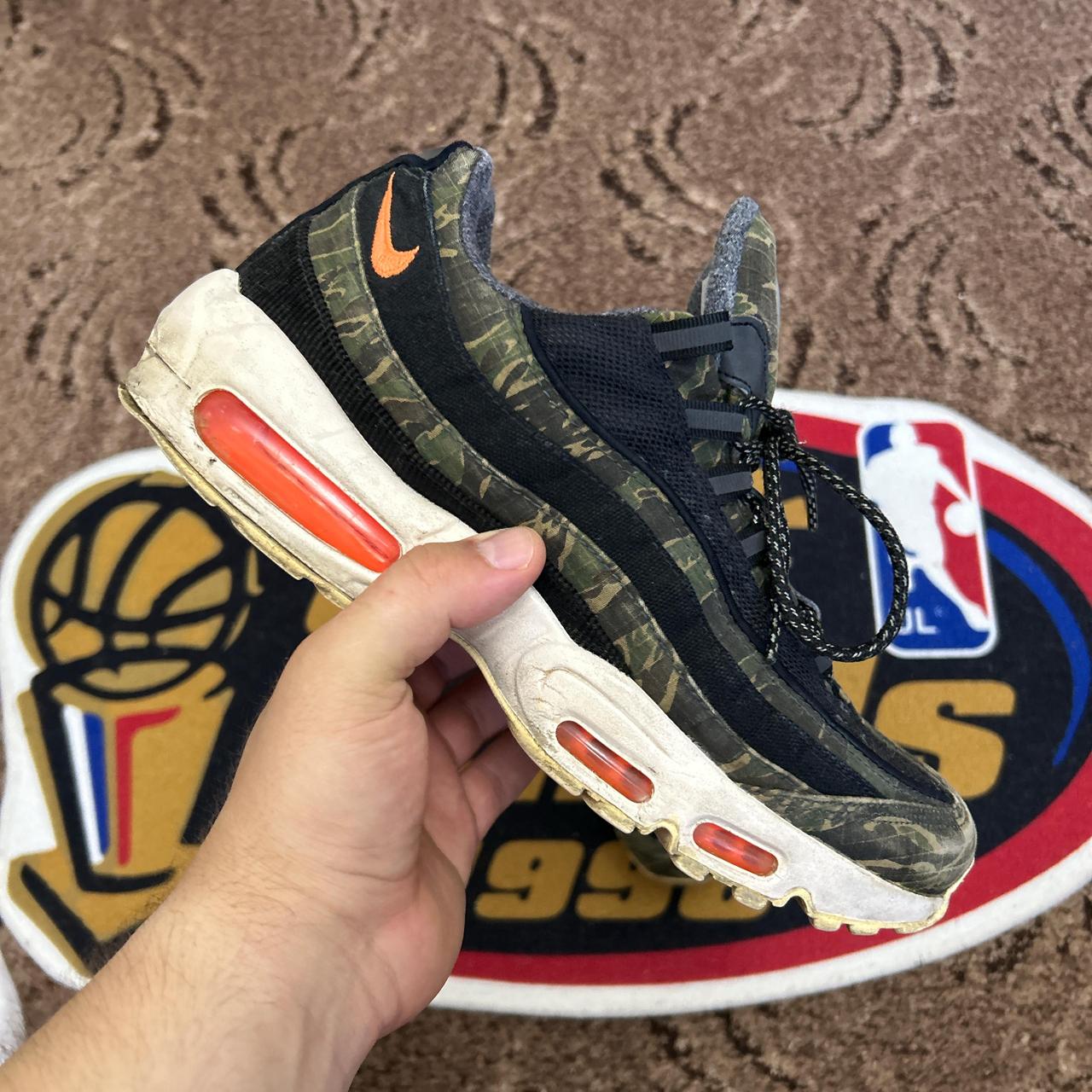 NIKE X CARHARTT AIR MAX 95 VISIBLE SIGNS OF WEAR