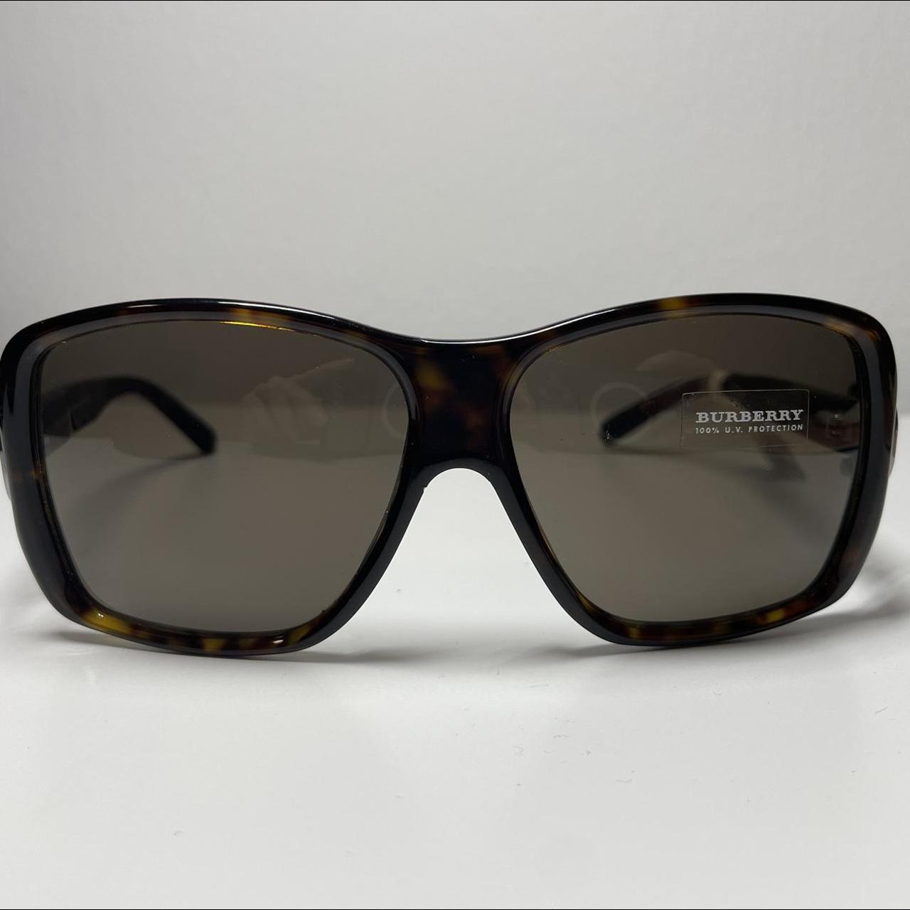 Authentic burberry store sunglasses