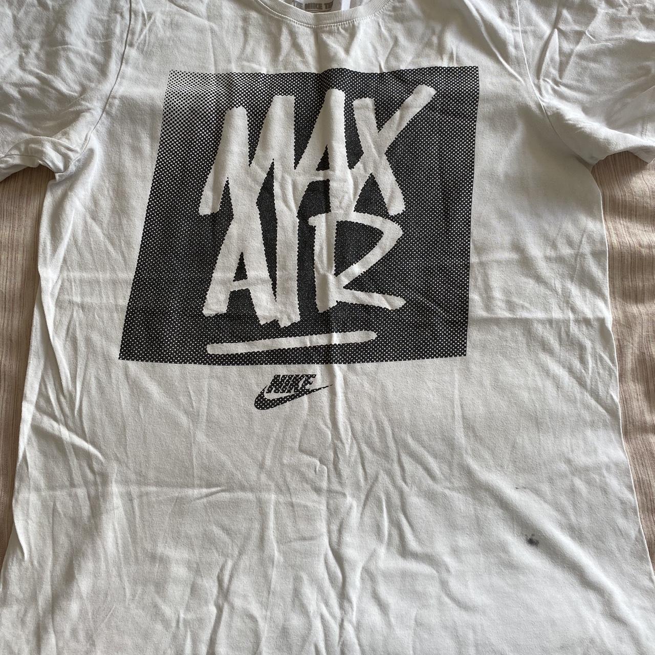 Nike Men's White and Black T-shirt | Depop