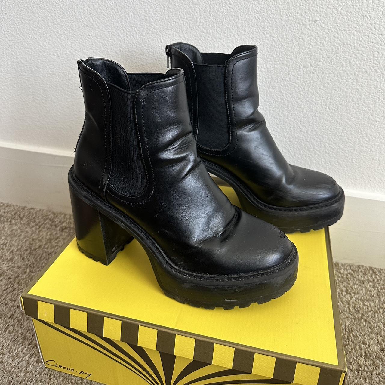 Platform Black Steve Madden Boots *minor scuffing... - Depop