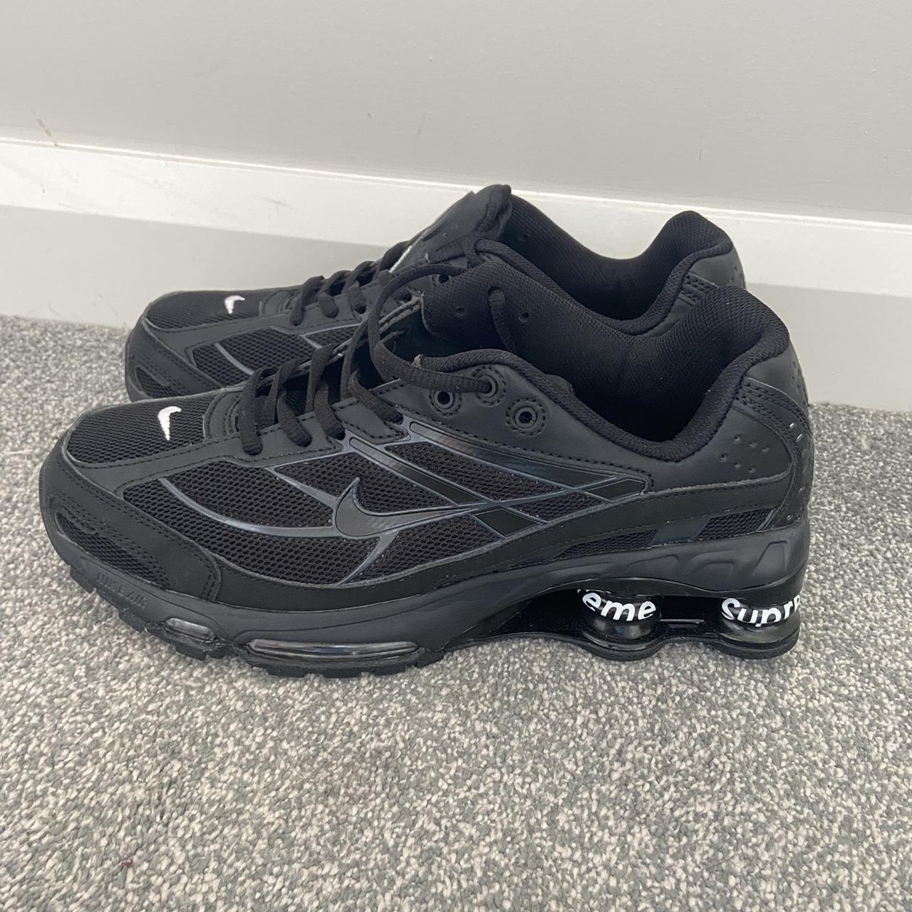 nike supreme black shoes