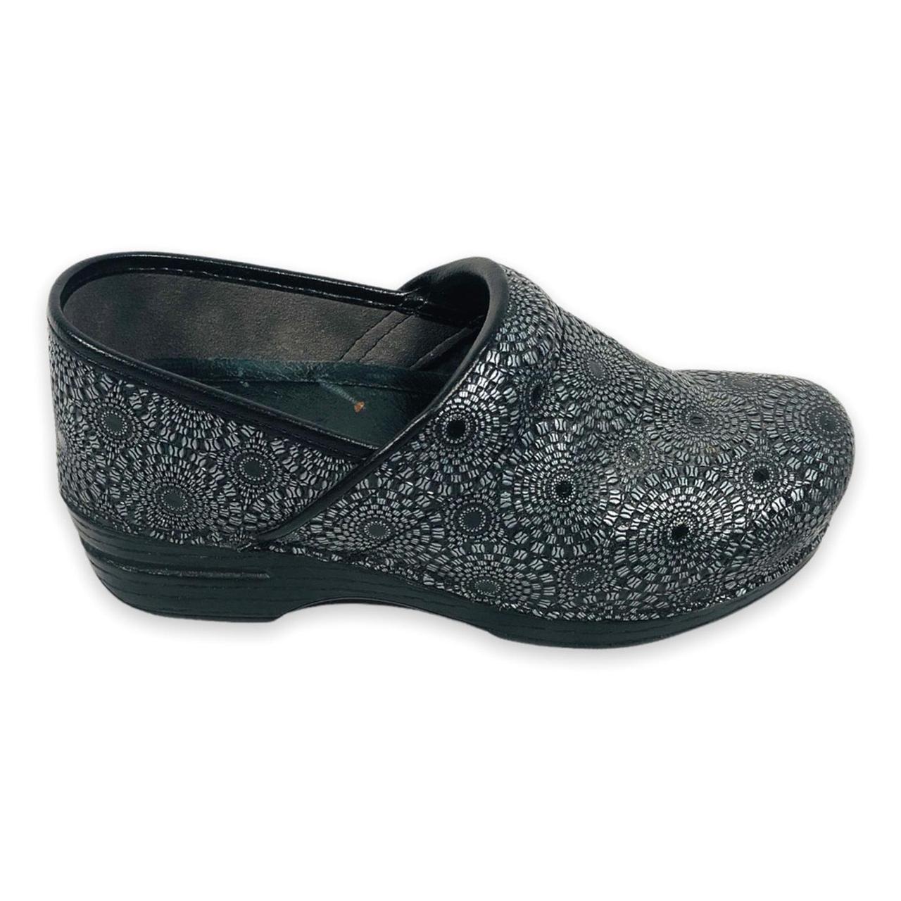 Dansko xp sales clogs sale