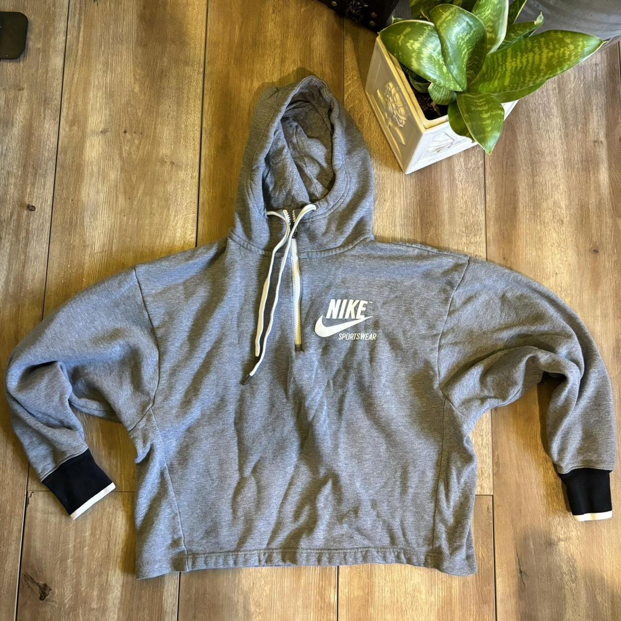 Nike cropped hotsell hoodie grey