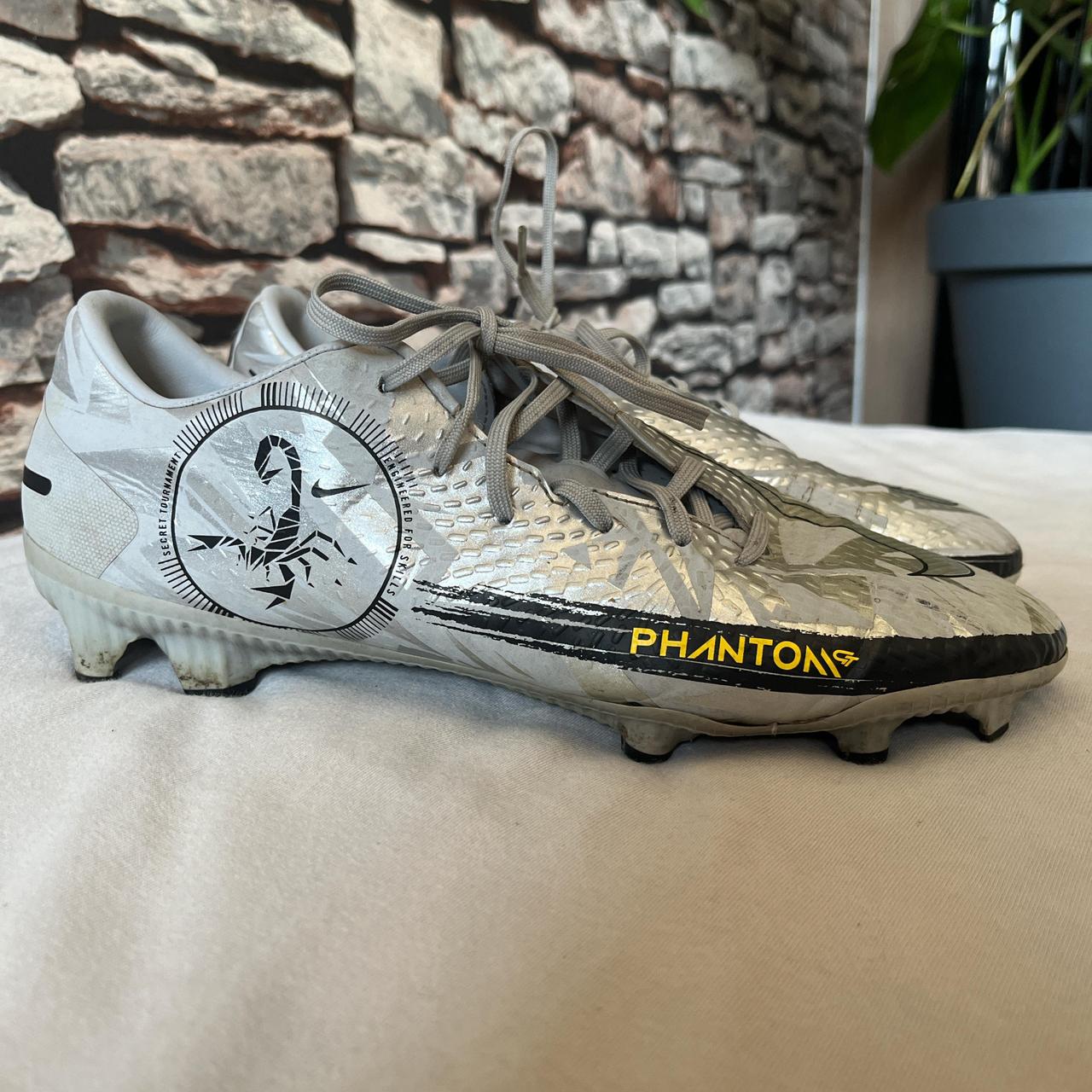 Nike Phantom GT FG サッカーシューズ グレー 24630cf60658.jpg?width=3840&