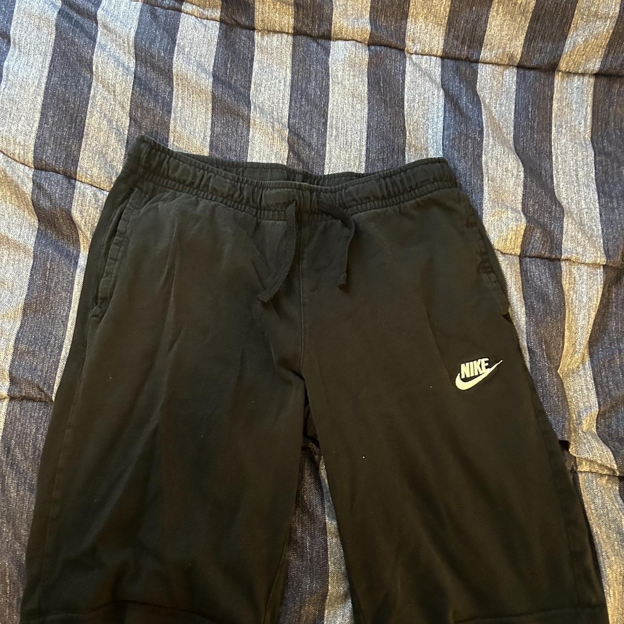 Size small cotton Nike shorts - Depop