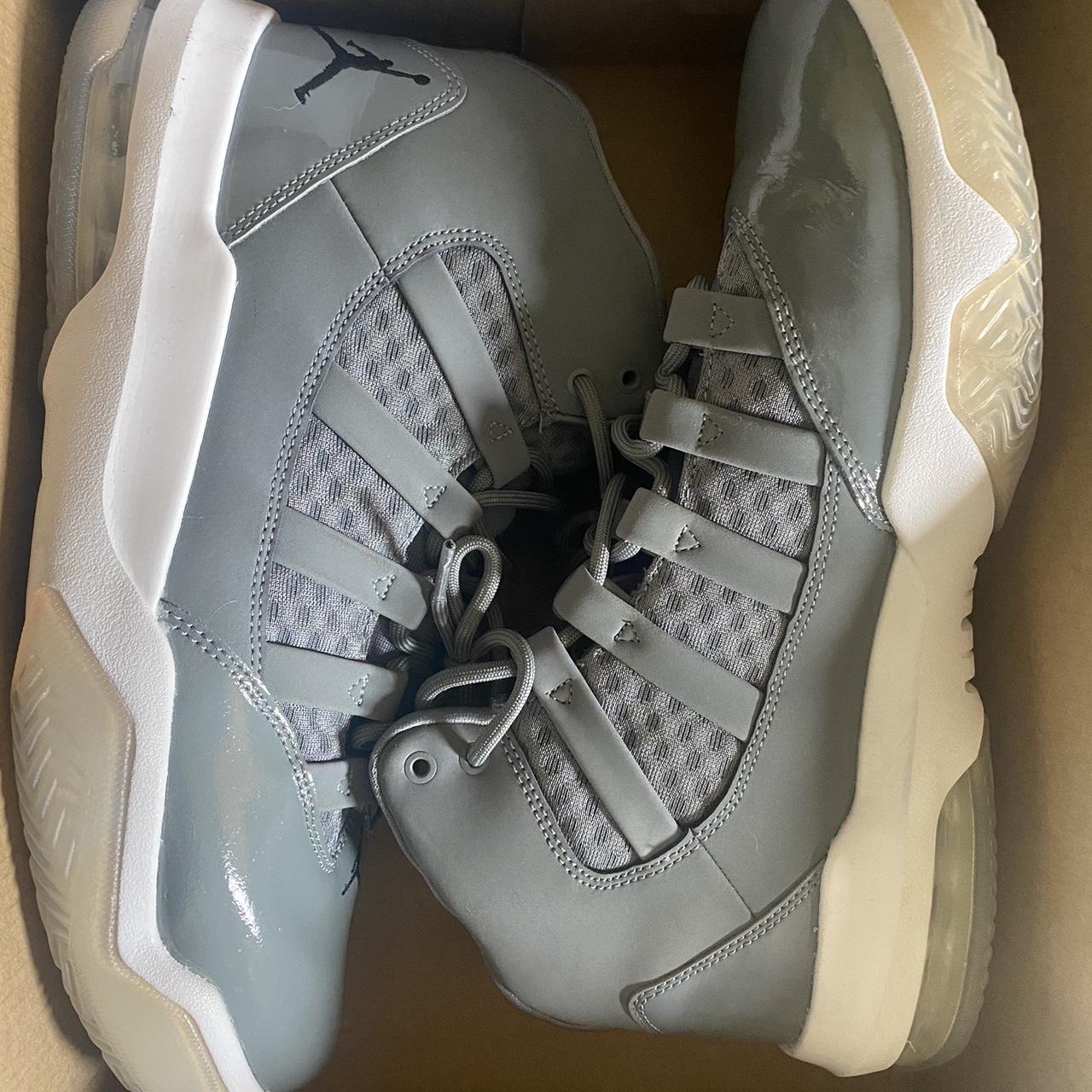 jordan max aura olive green