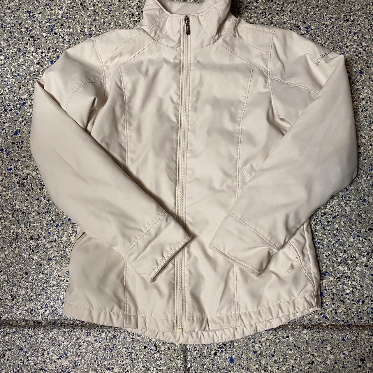 Columbia Women's Jacket Size Small Condition - Depop