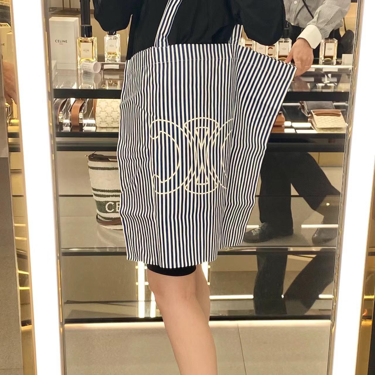 Celine VIP tote bag 48cm x 48cm | Depop