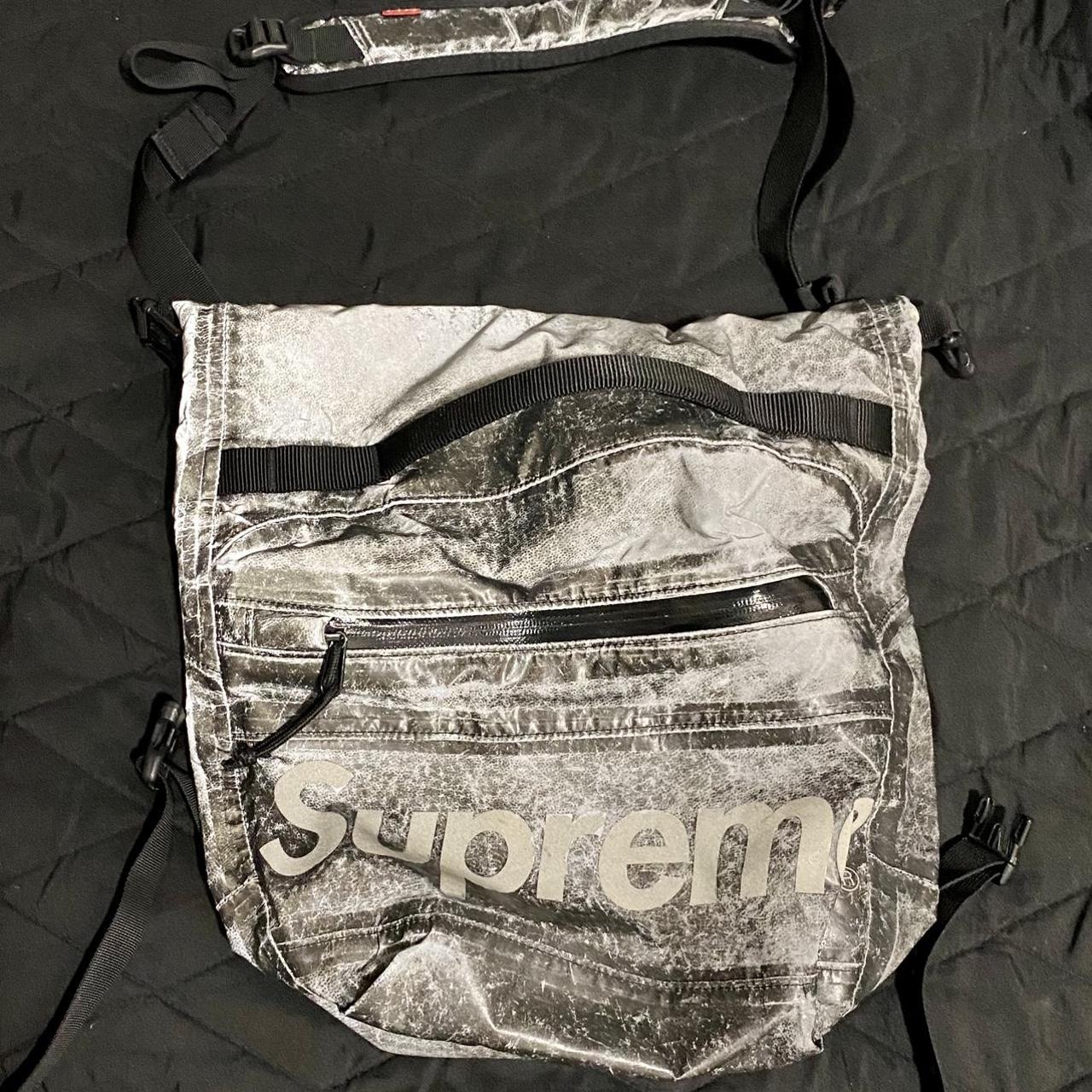  Supreme Men's Bags