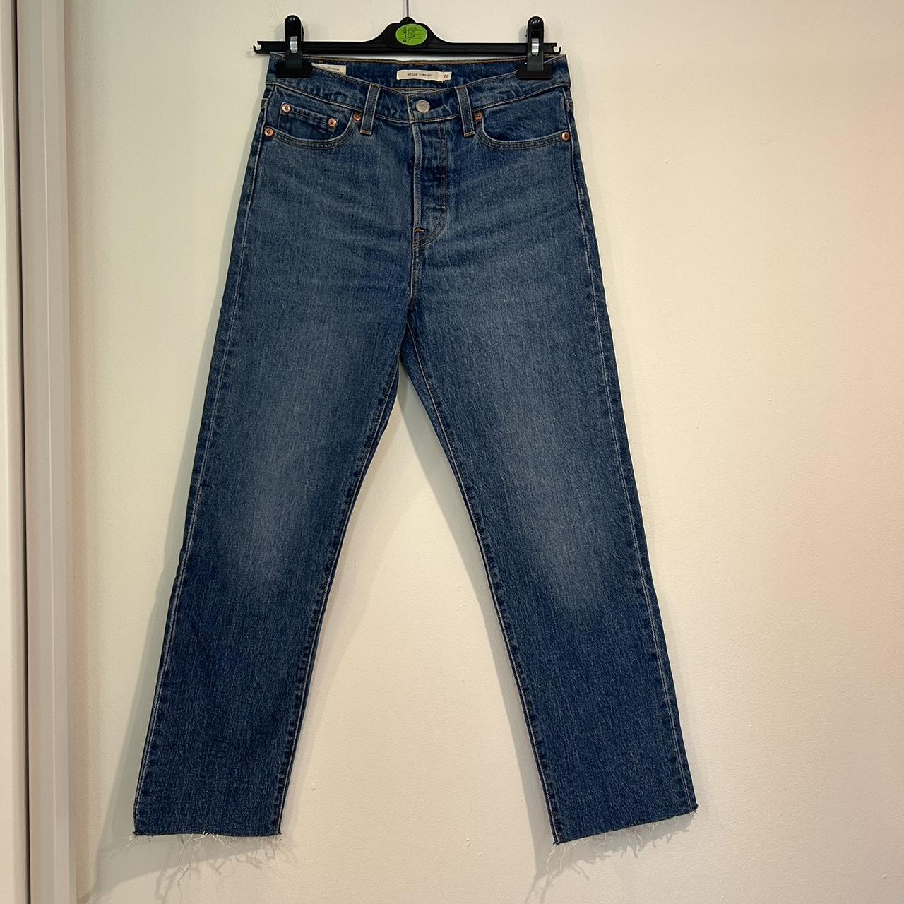 Levi's Women's Blue Jeans | Depop