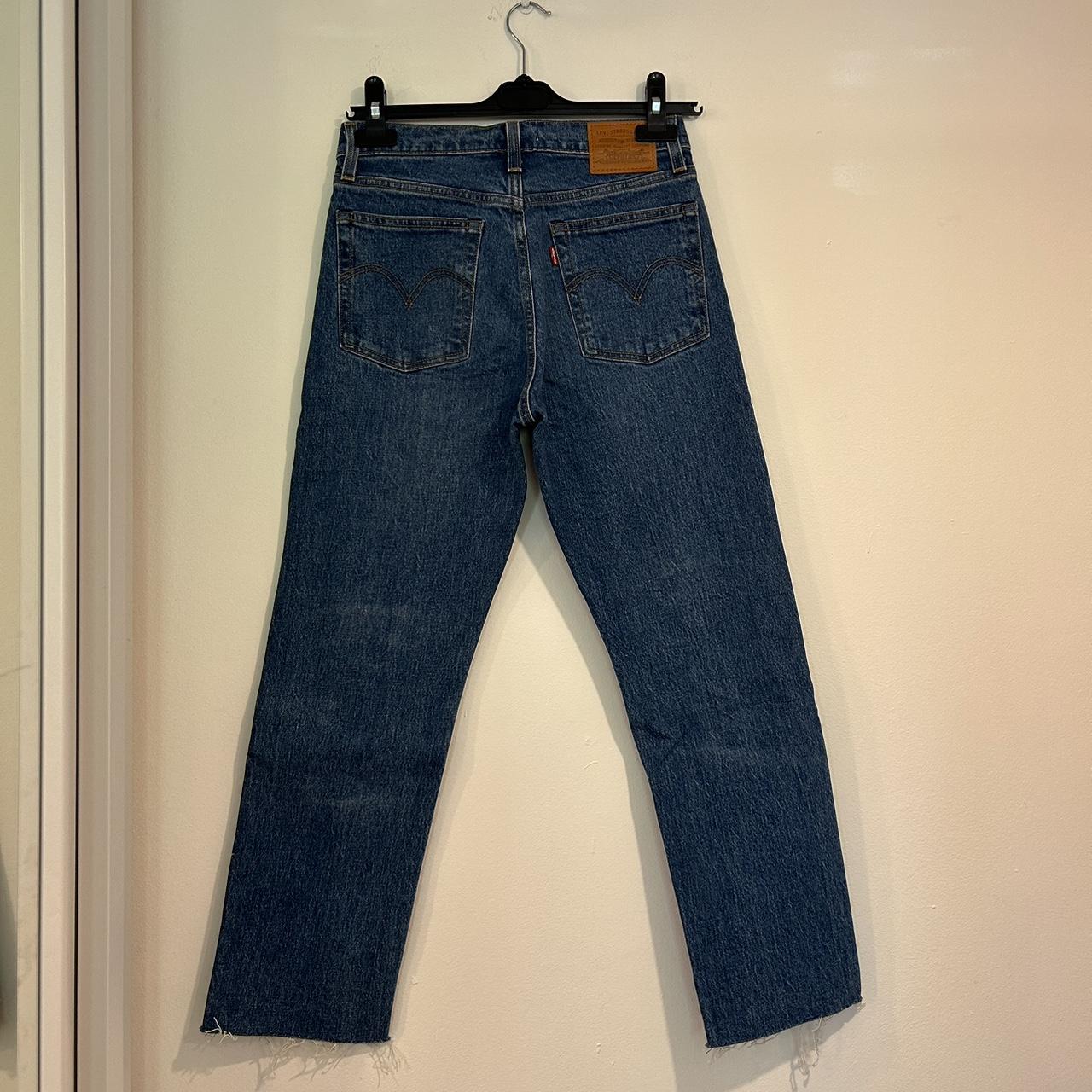 Levi's Women's Blue Jeans | Depop