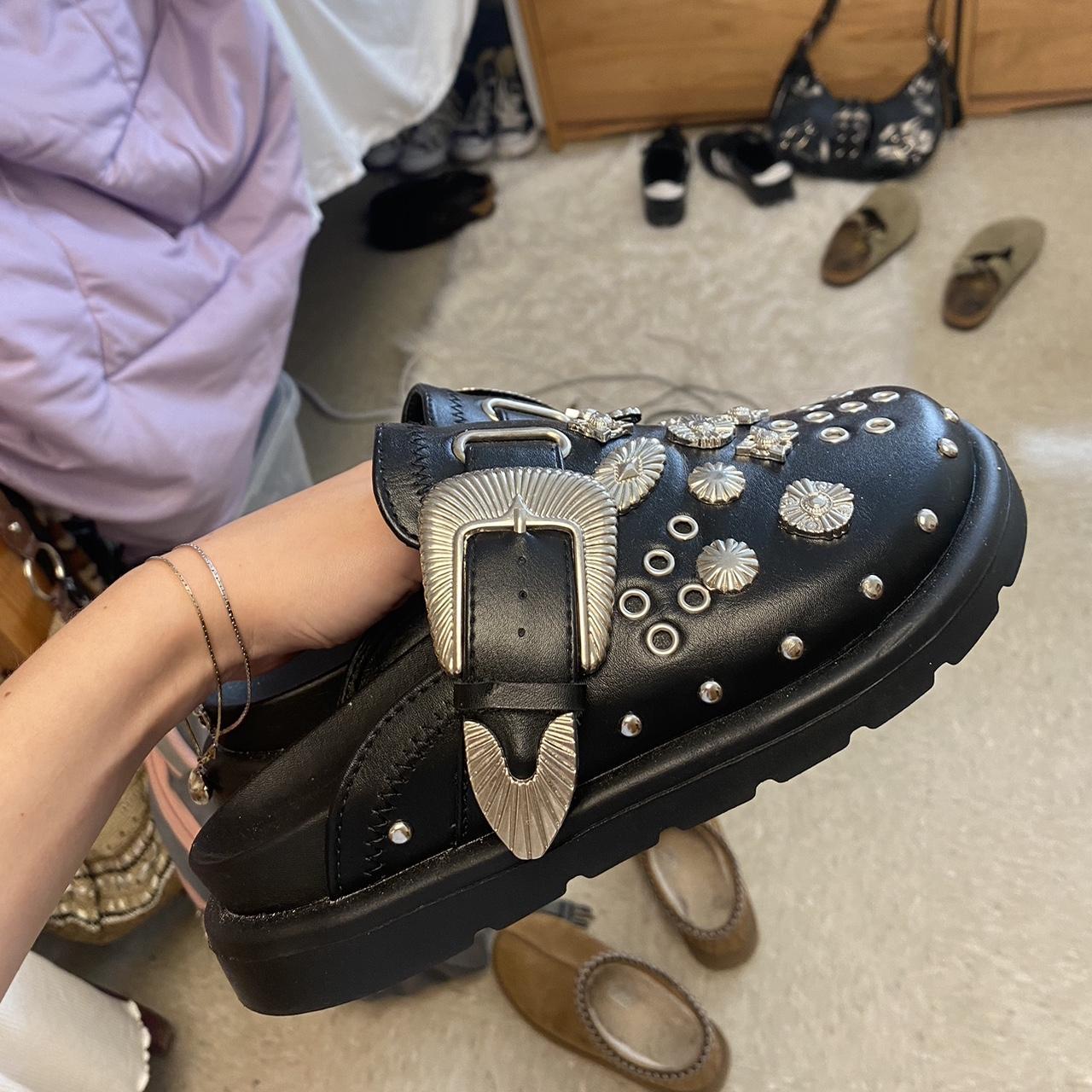 studded slides black