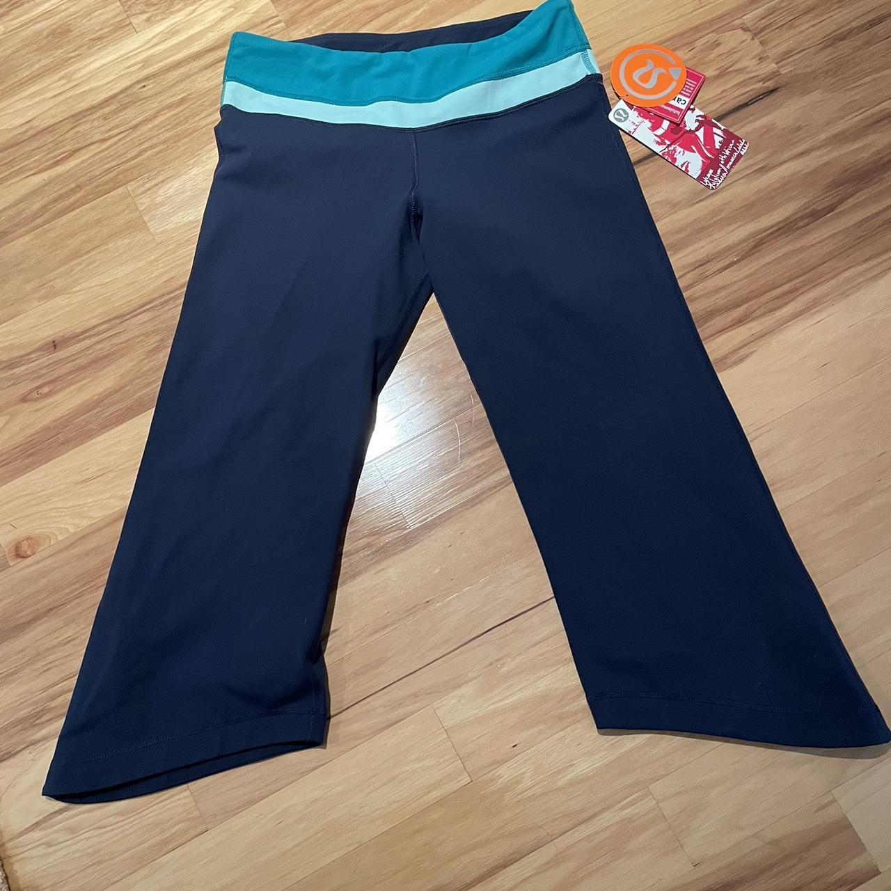 Vintage Lululemon NWT yoga flared cropped leggings - Depop