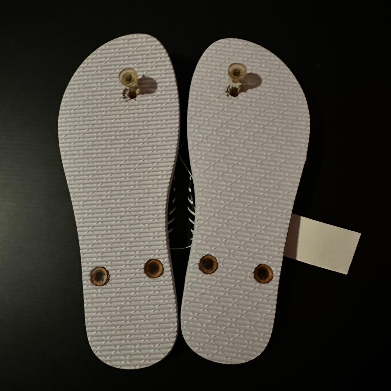 Joe Boxer medium width flip flops size 7/8 Depop