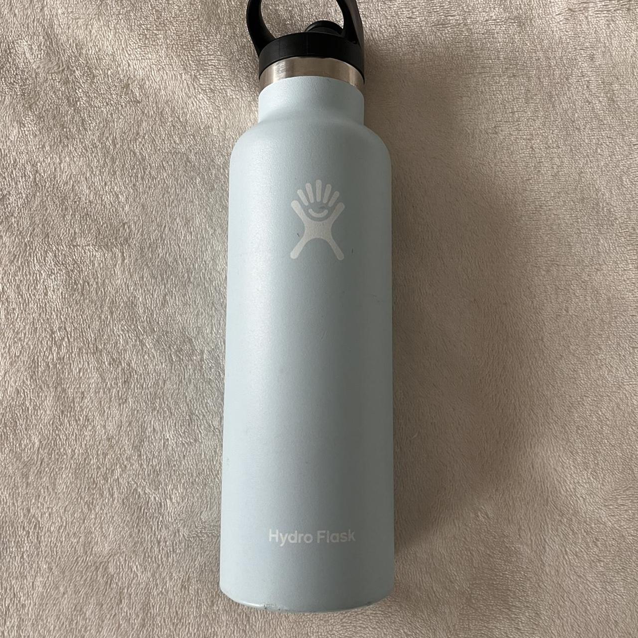 Light blue hydro flask!! Only used a couple of times - Depop