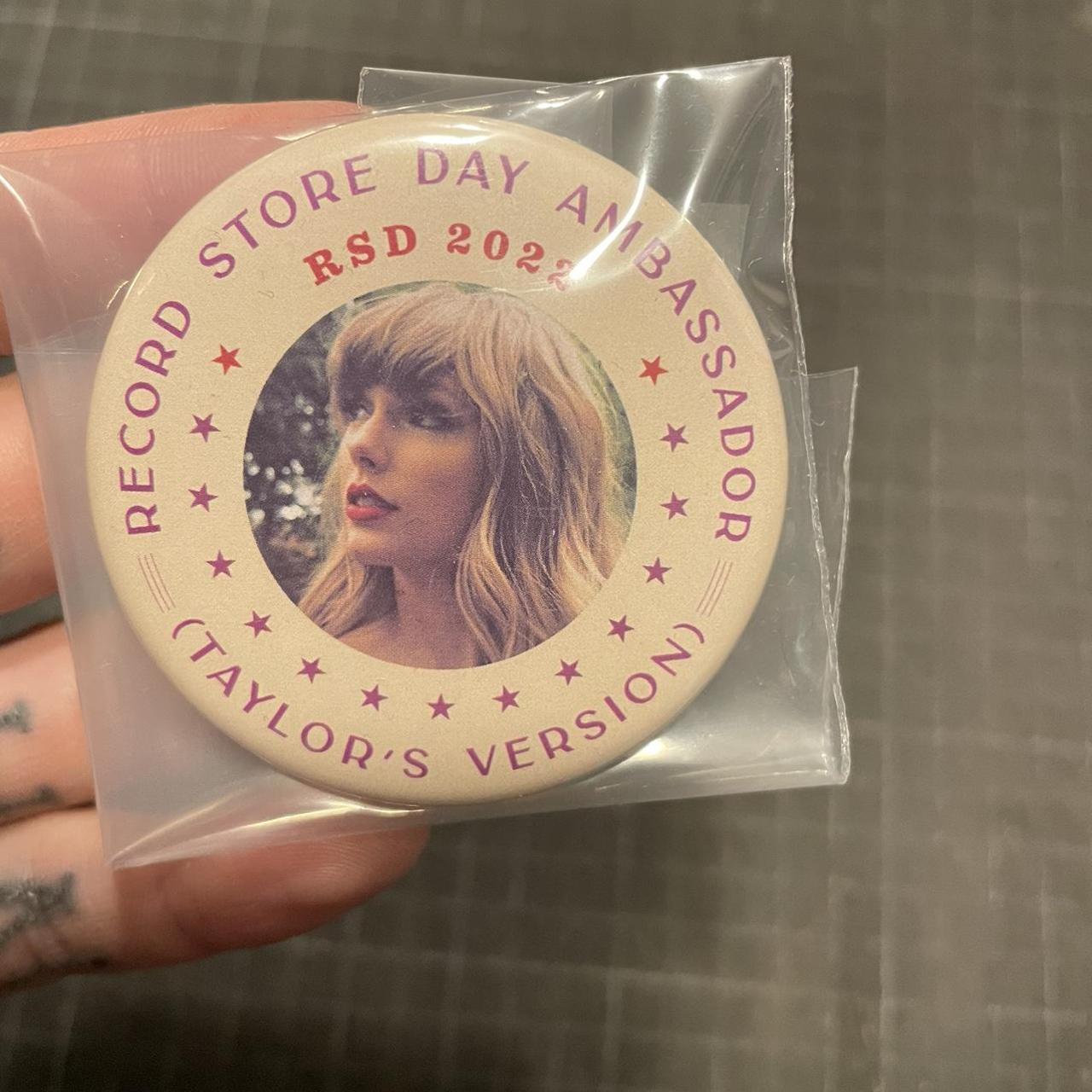 TAYLOR SWIFT record store day ambassador // RSD... Depop