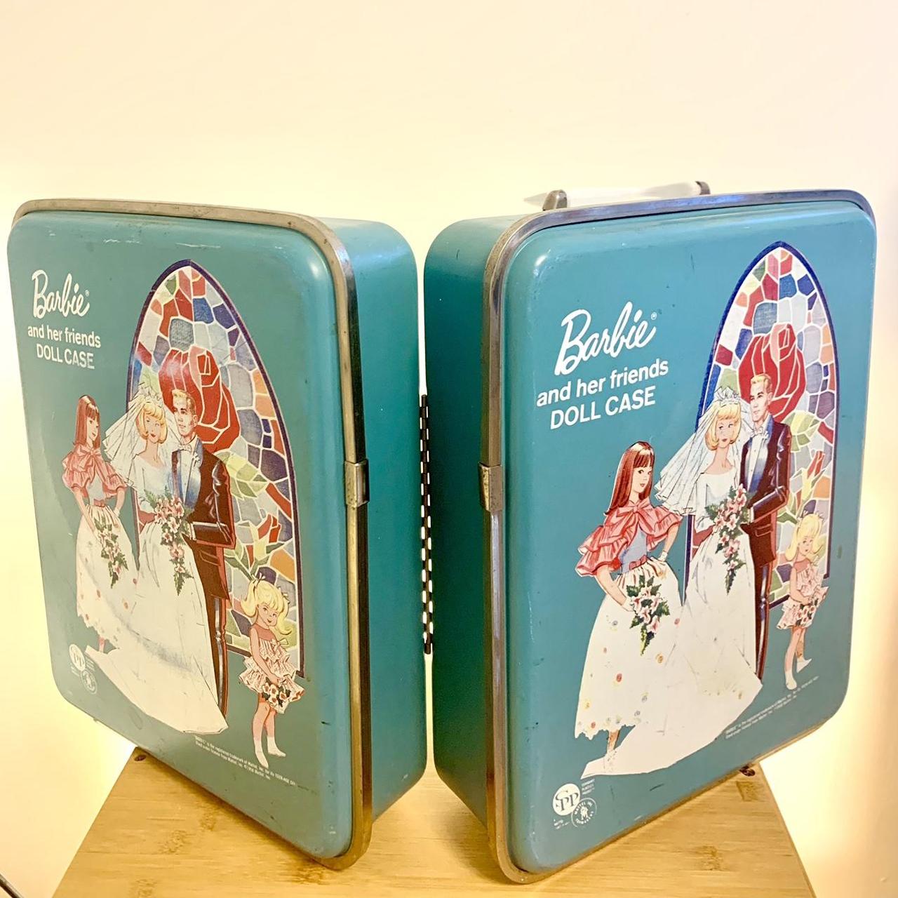 Vintage Barbie carry case & accessories
