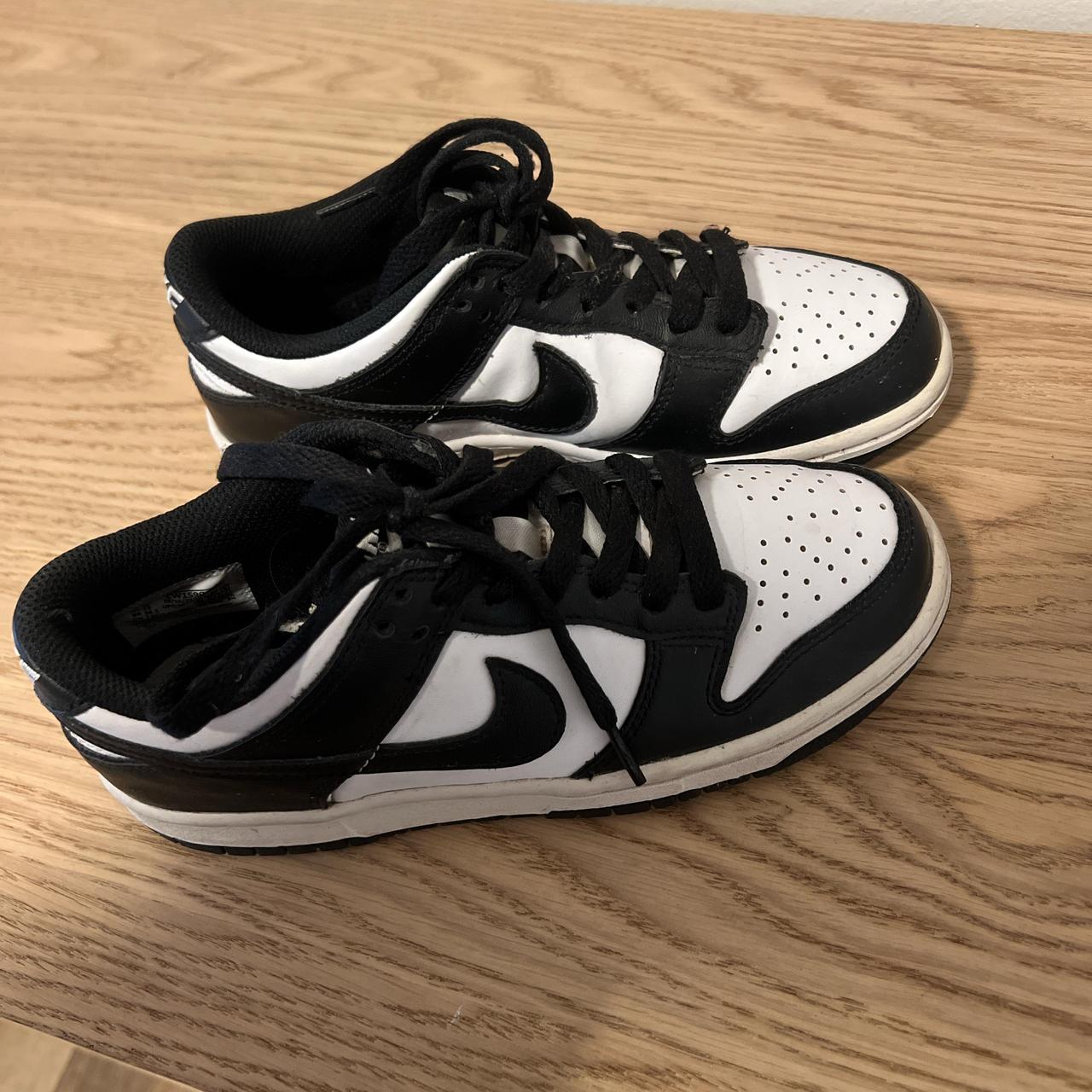 black and white dunks 5.5
