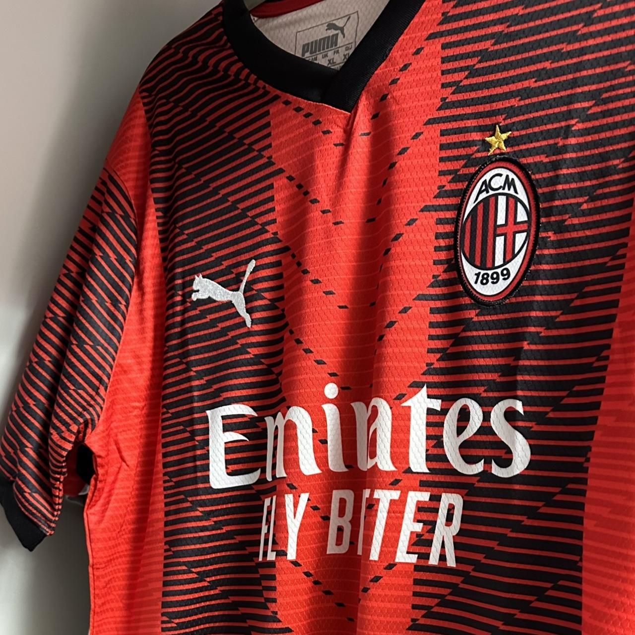 Maglietta calcio Milan - Depop