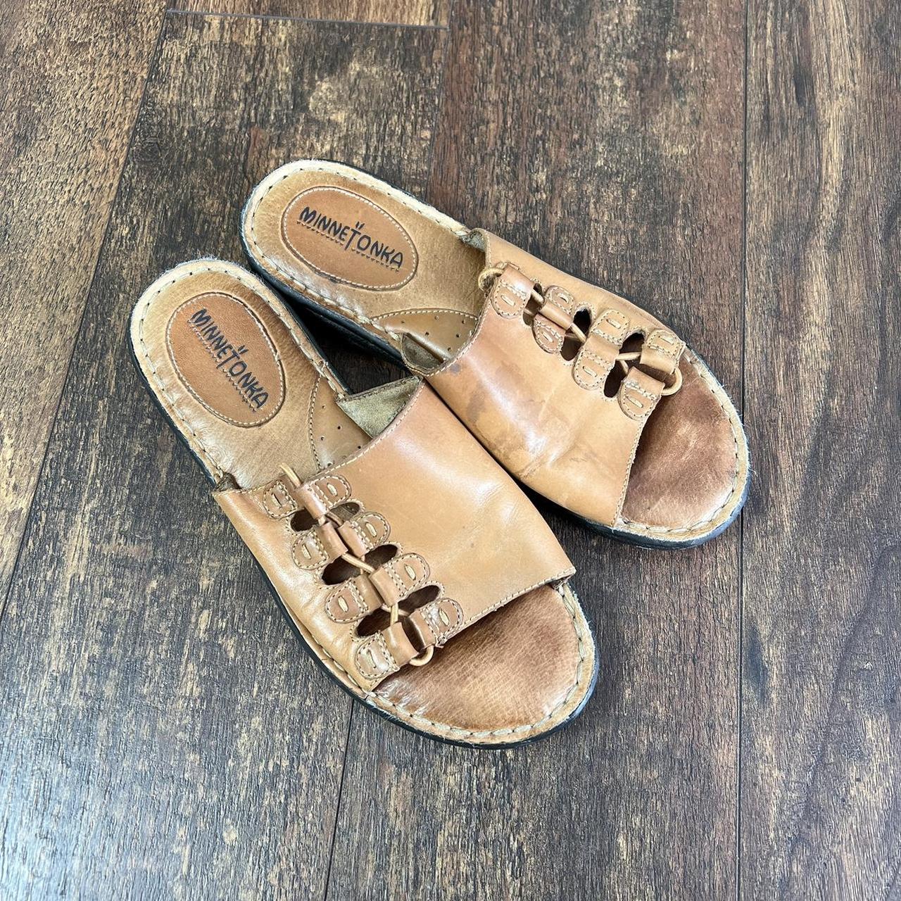 Minnetonka hot sale leather sandals