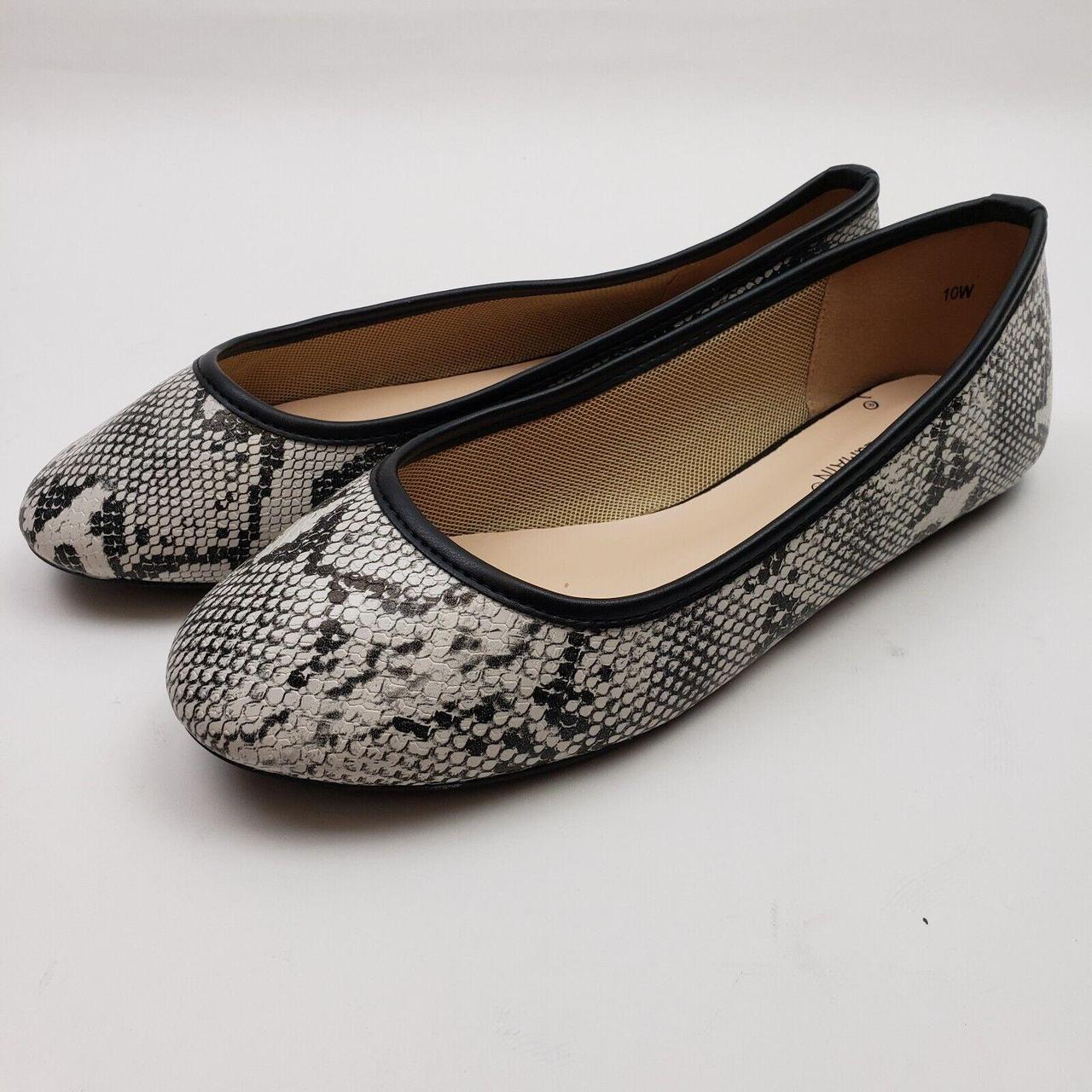 Monroe and Main Shoes Womens 10W Snakeskin Ballet... - Depop