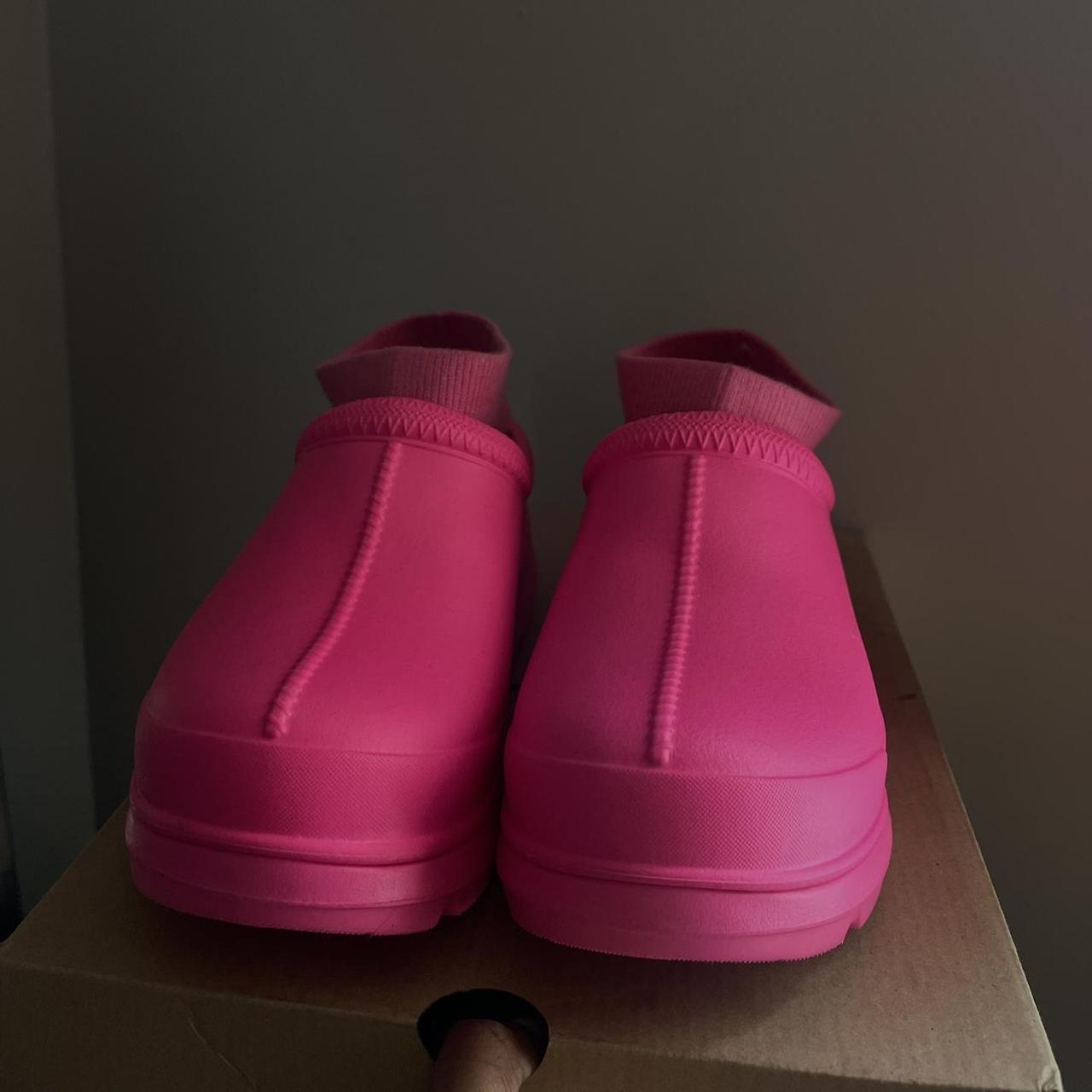 UGG Women's Pink Clogs | Depop
