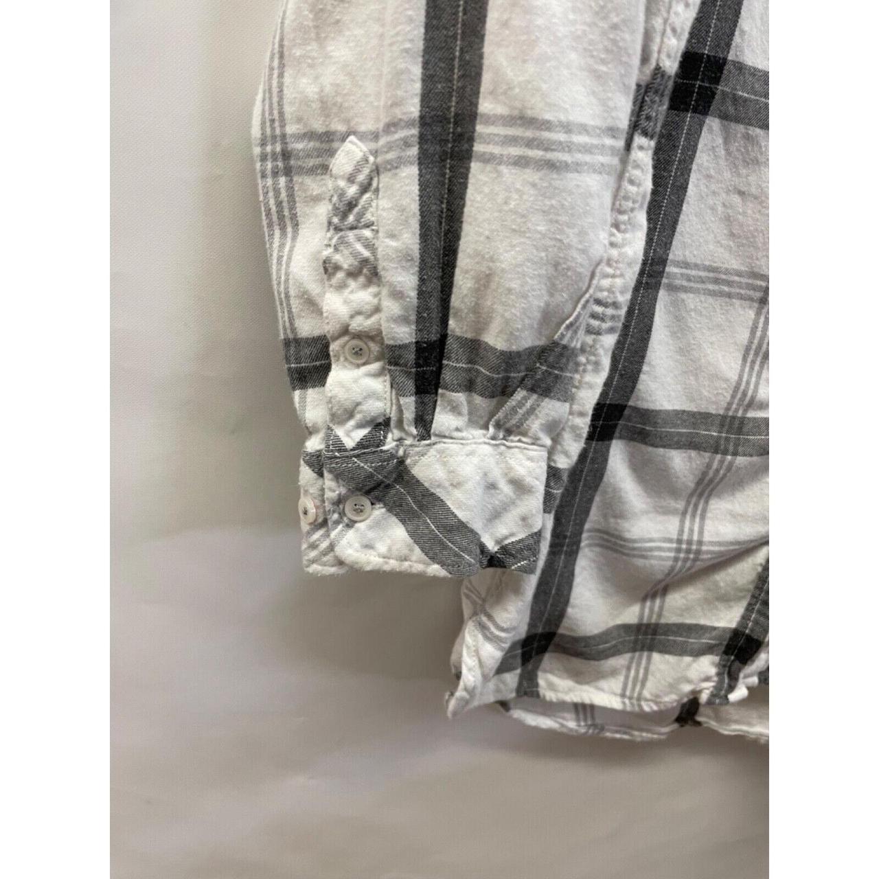 H&M Women's White Sweatshirt Depop