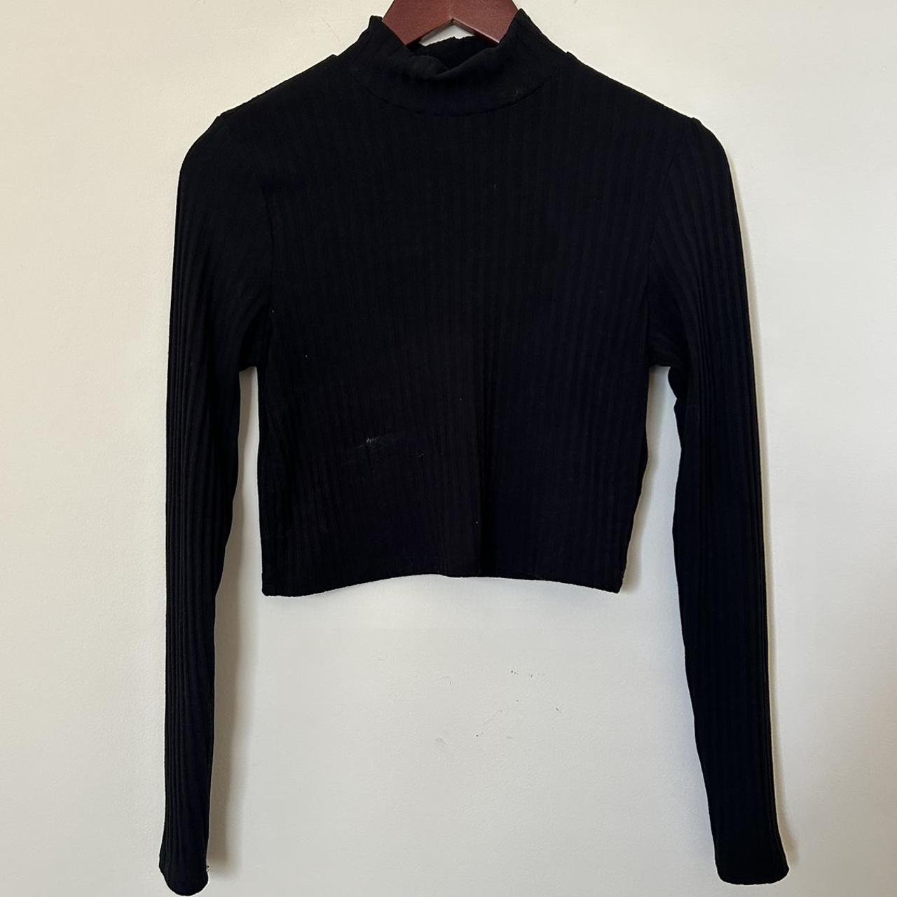 H&M Women's Crop-top | Depop