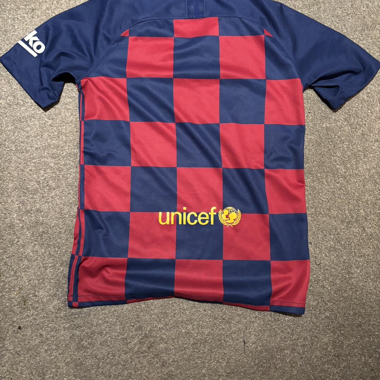 Barcelona jersey Kids XL fits as xs/s - Depop