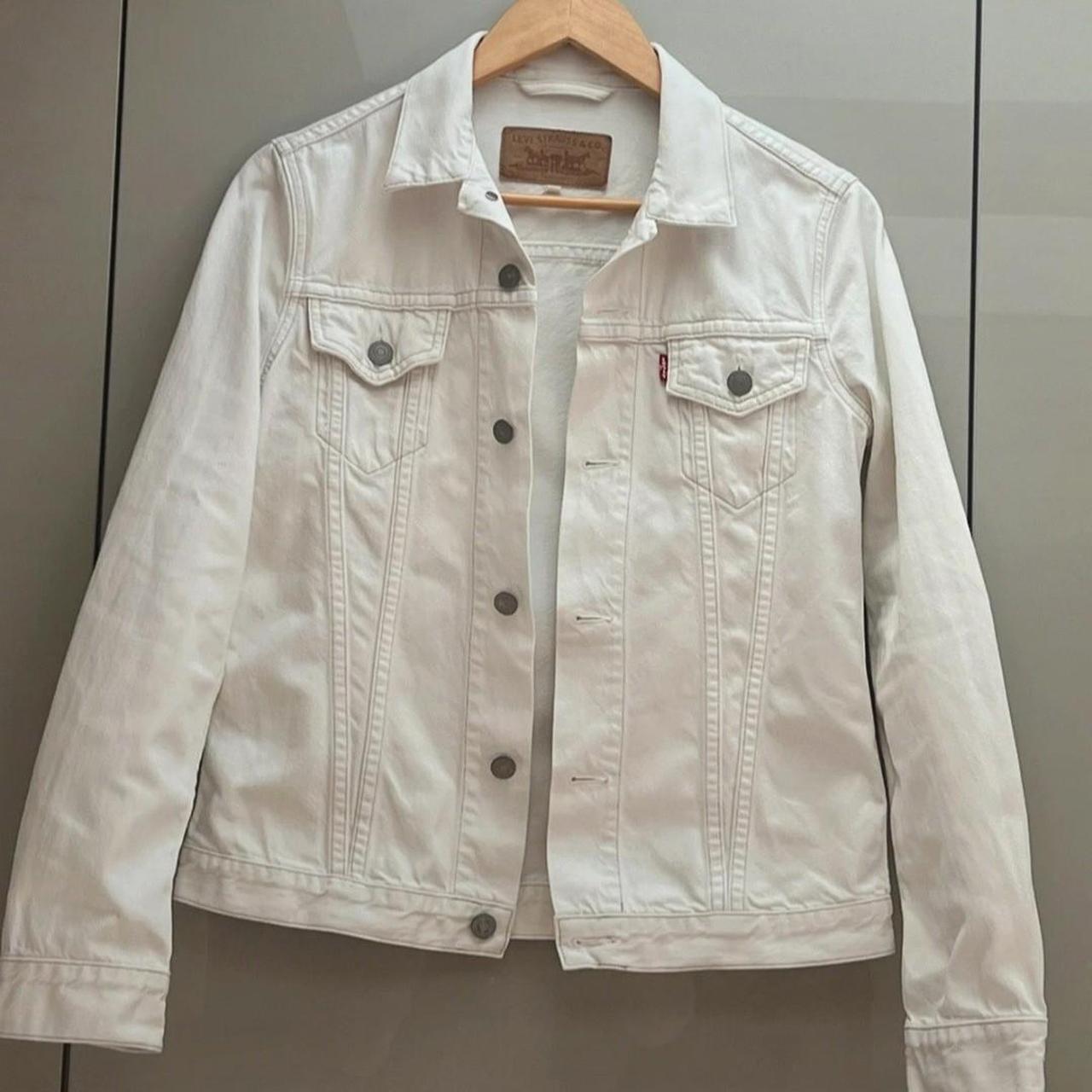 Levi's Women's White Jacket Depop