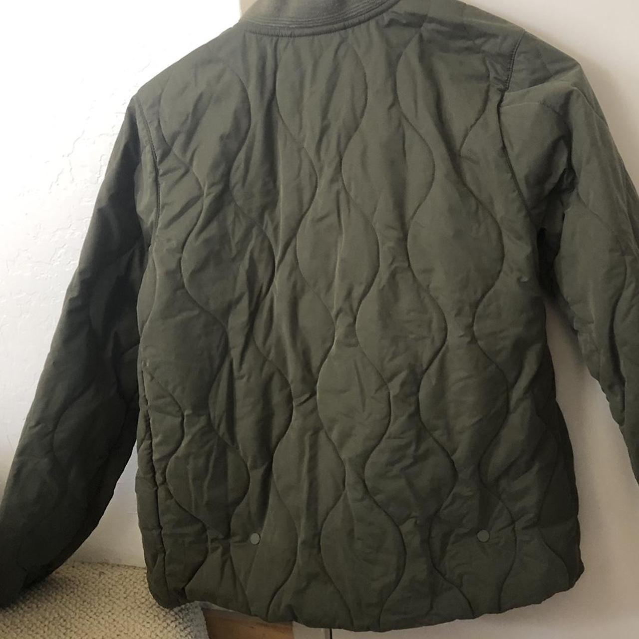 Burton Women's Green Jacket Depop