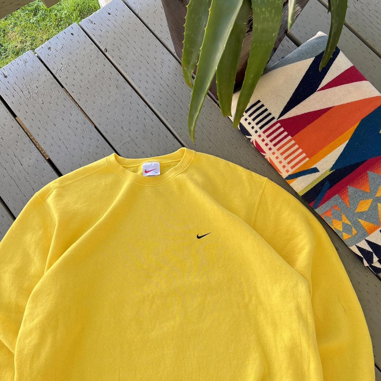 Vintage yellow nike fashion crewneck sweatshirt