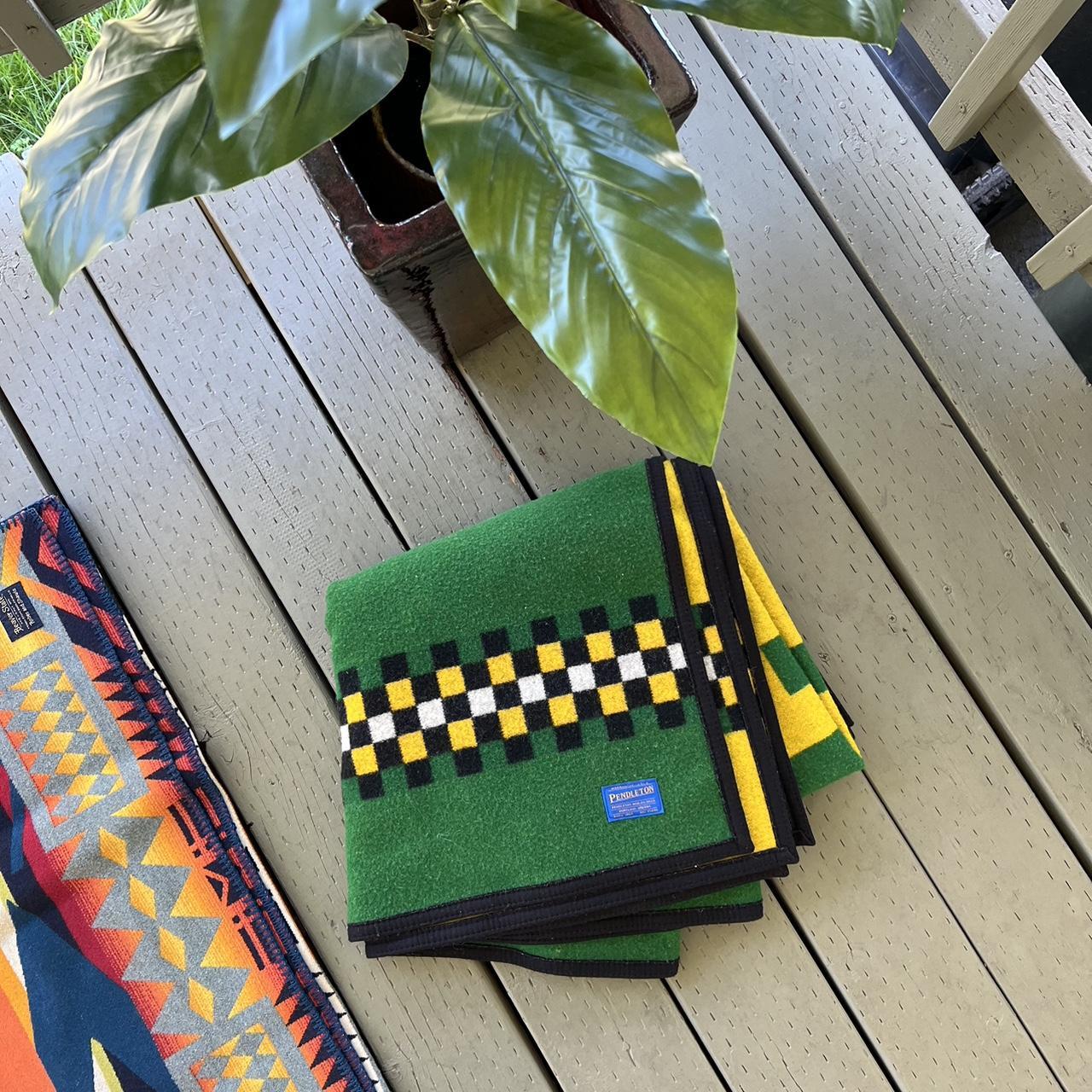Pendleton Green Blanket Show Support For Firefighters With