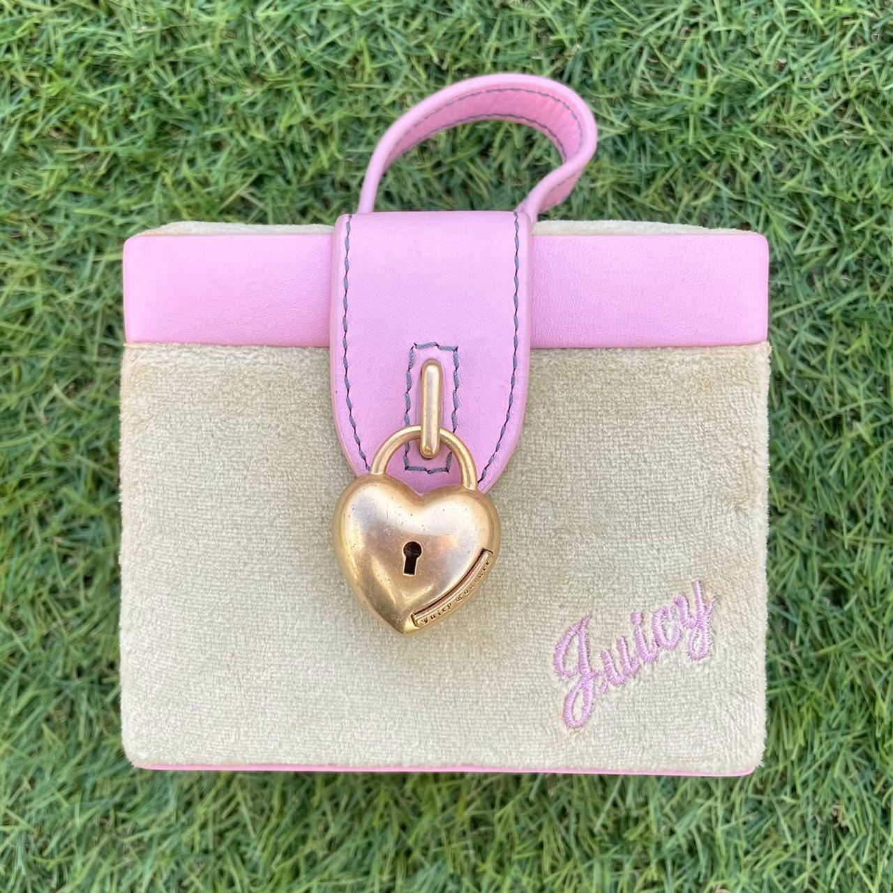 💗 Juicy Couture Jewelry accessories case beige - Depop
