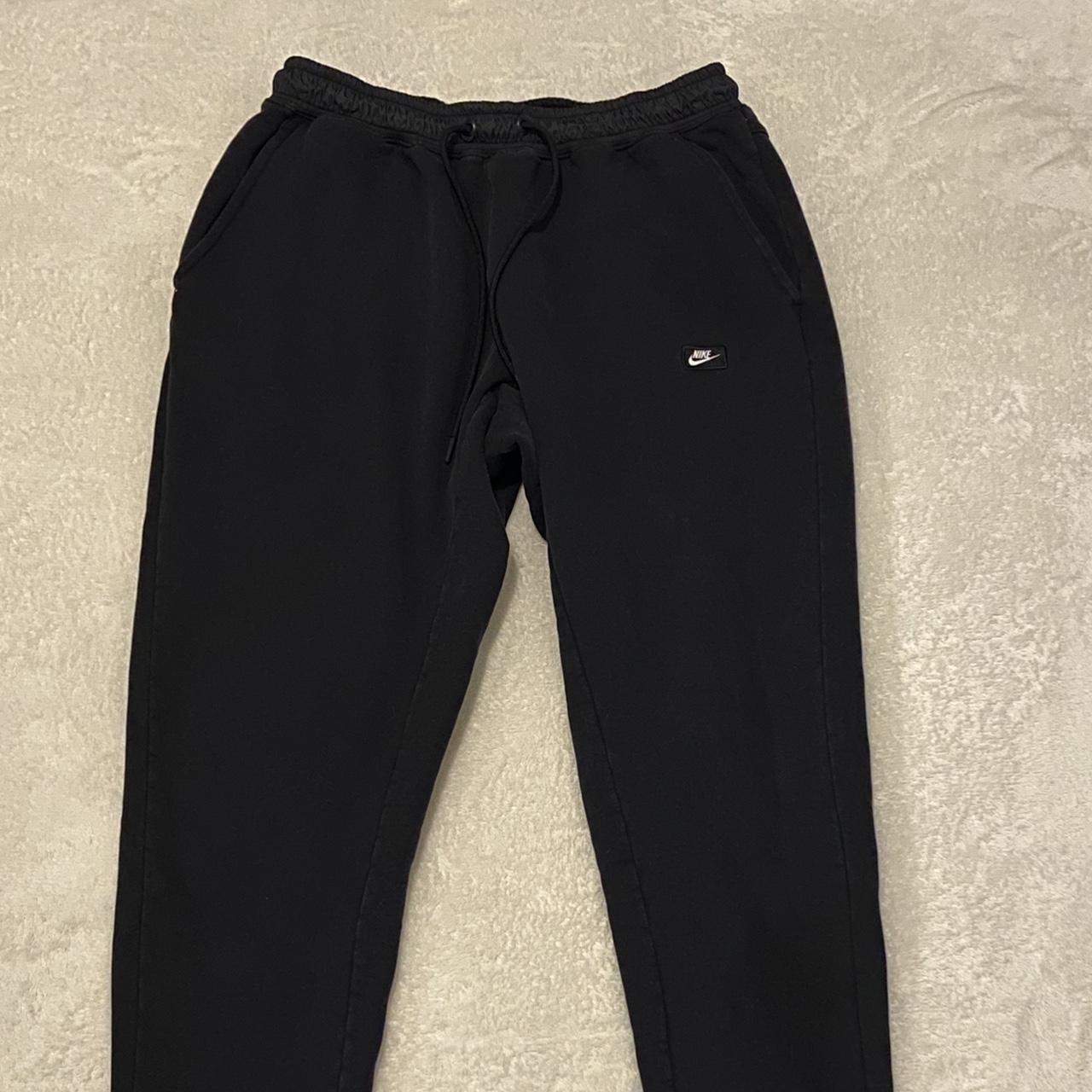 Black nike best sale modern joggers