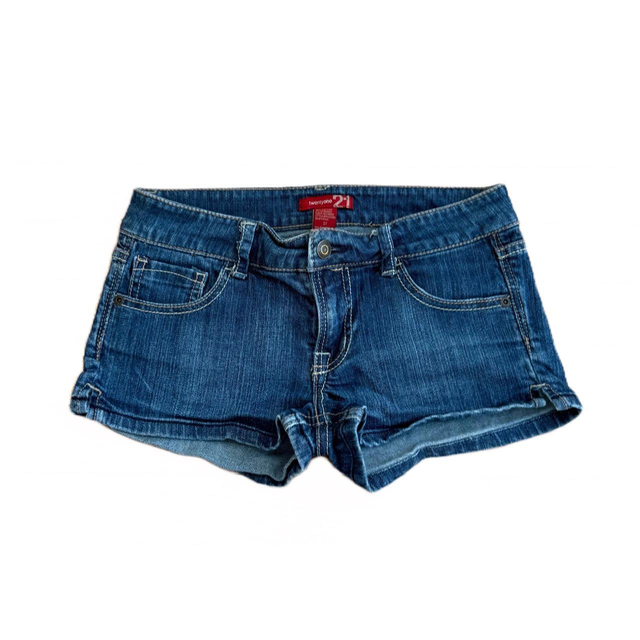 item listed by alannasthrifts