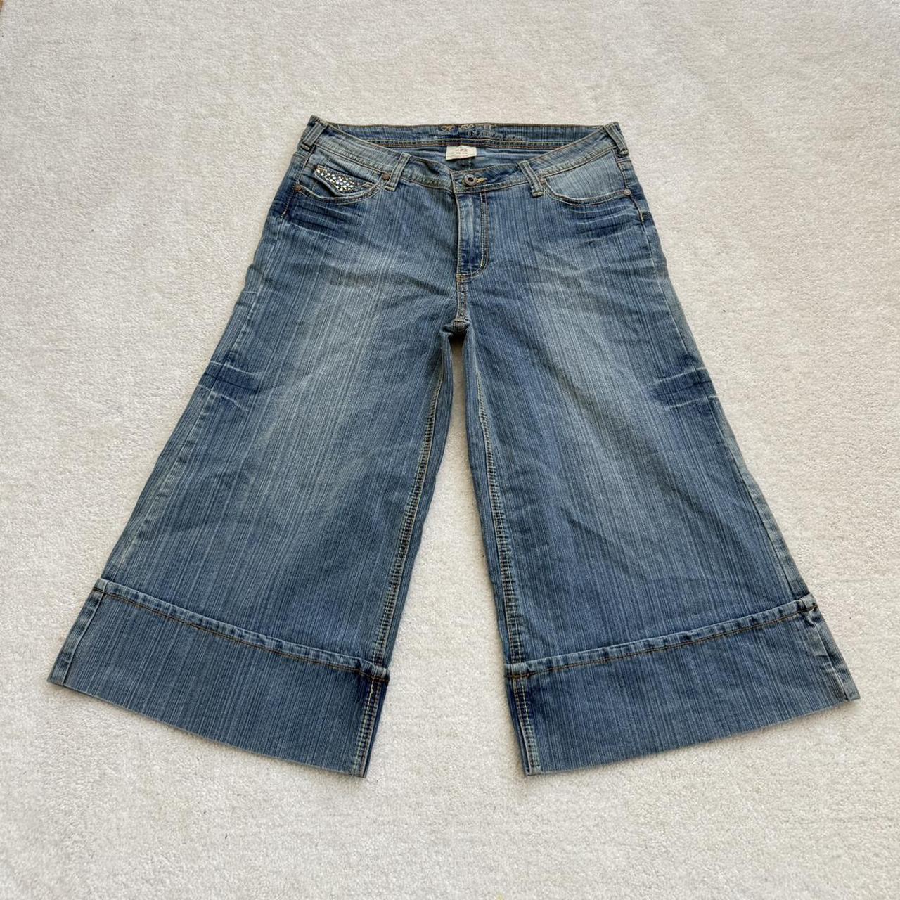 item listed by alannasthrifts