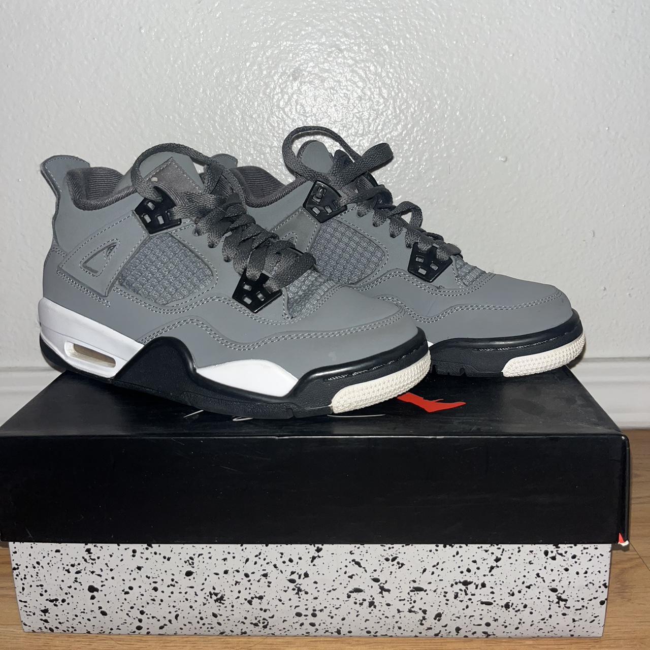 grey jordan 4's