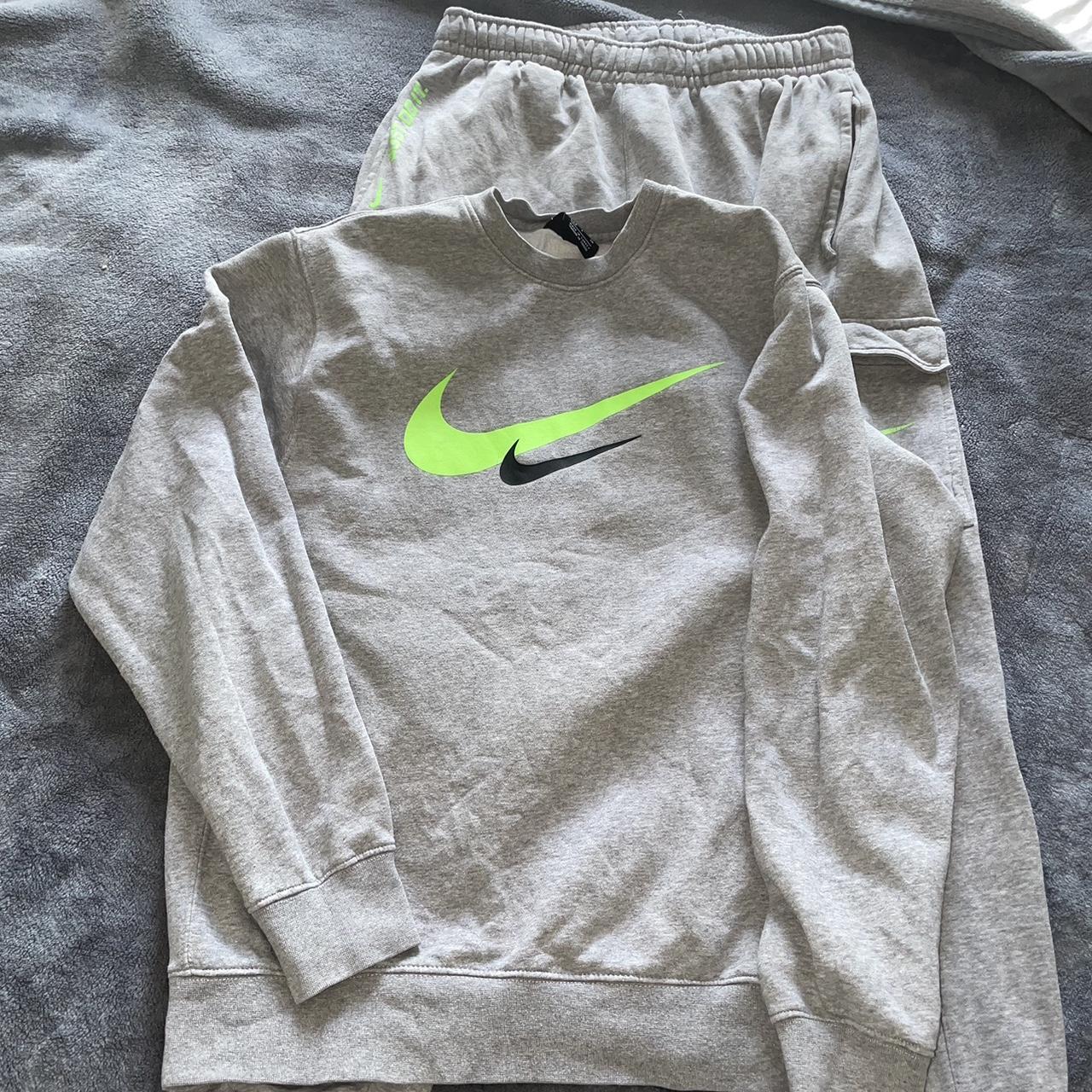 mens nike green tracksuit