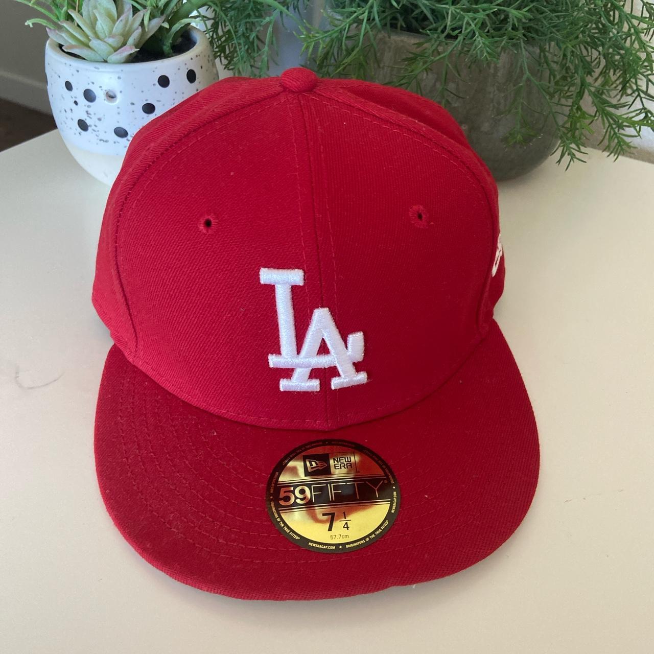 brand new red mlb la hat size 7 1/4 or small.... - Depop