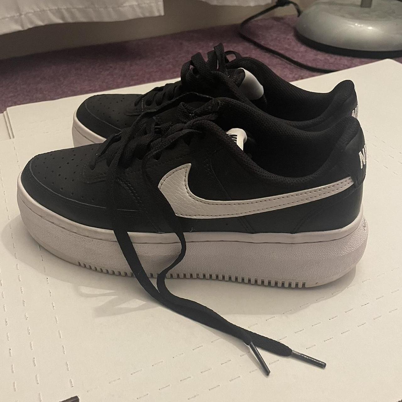 womens black white nike