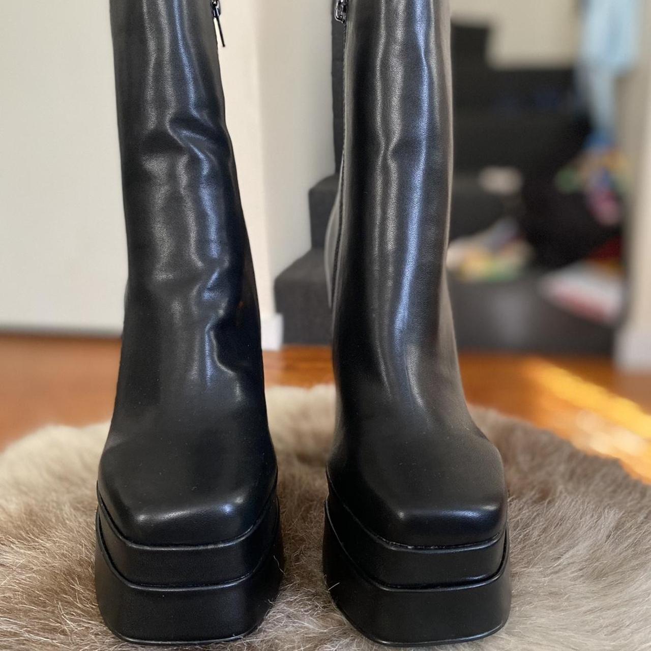 Black platform heel boots - Depop